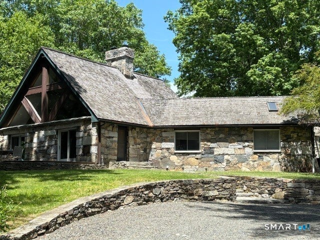 40 Looking Glass Hill Road