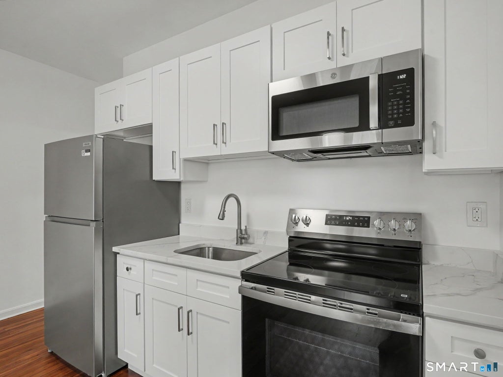 Photo of 28 E Walnut Street, Stamford, CT 06902 (MLS # 24211237)