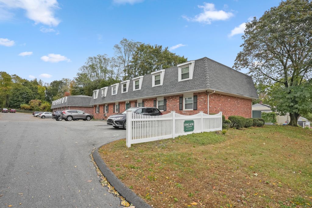 Photo of 362 Colonial Avenue #APT 3A, Waterbury, CT 06704 (MLS # 24134117)