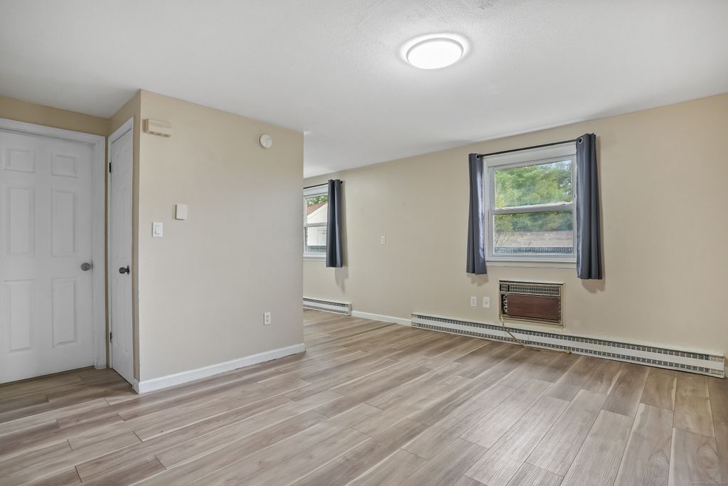Photo of 362 Colonial Avenue #APT 3A, Waterbury, CT 06704 (MLS # 24134117)