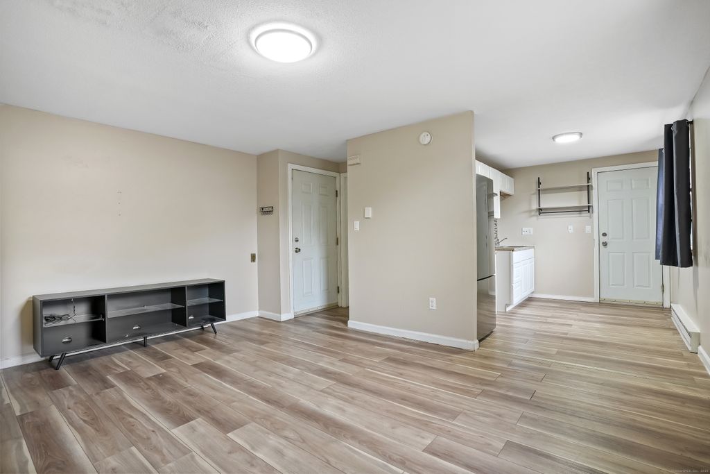 Photo of 362 Colonial Avenue #APT 3A, Waterbury, CT 06704 (MLS # 24134117)