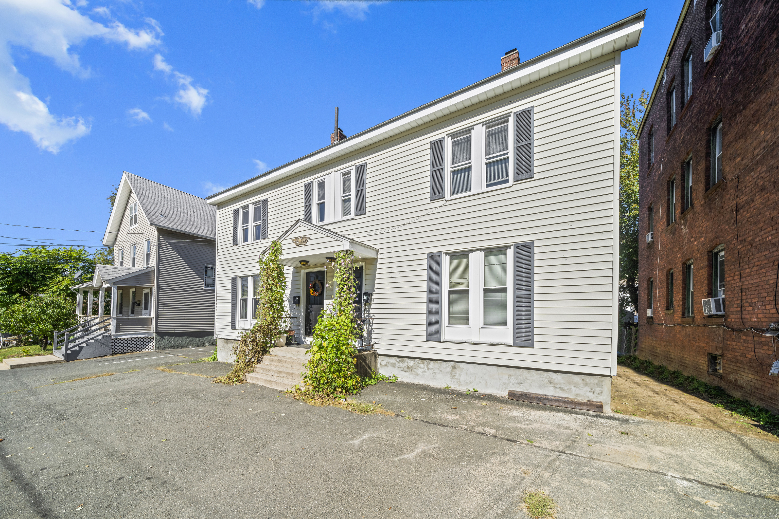 12 Thompson Court