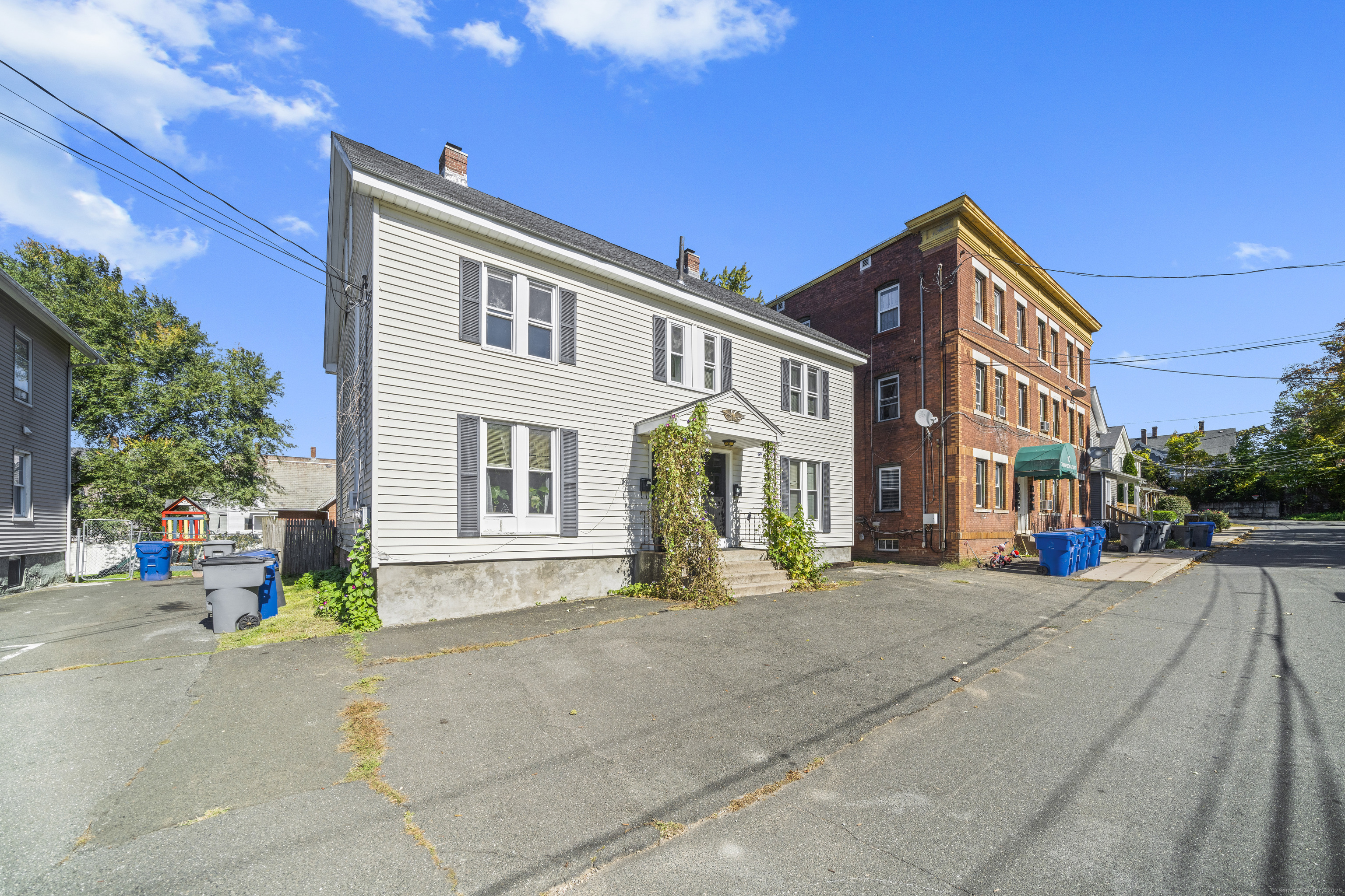 12 Thompson Court