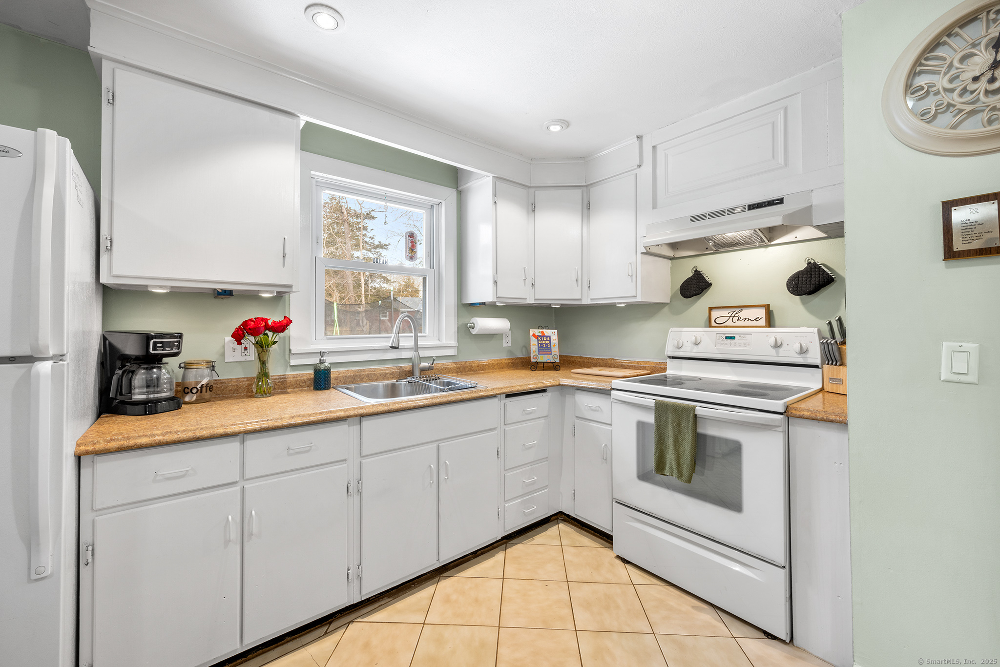 63 Pond Drive, North Stonington, Connecticut image 9