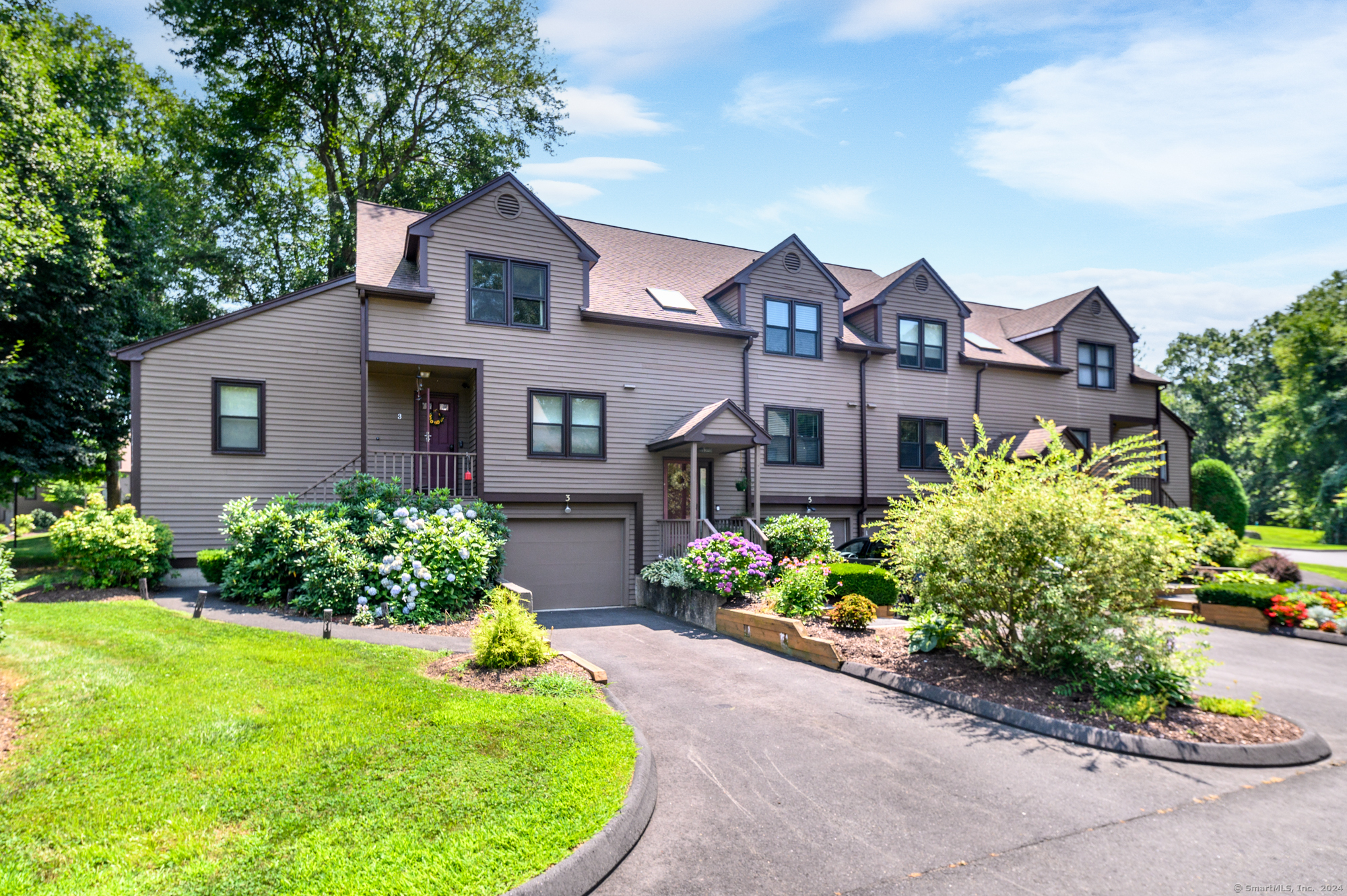 View Monroe, CT 06468 townhome