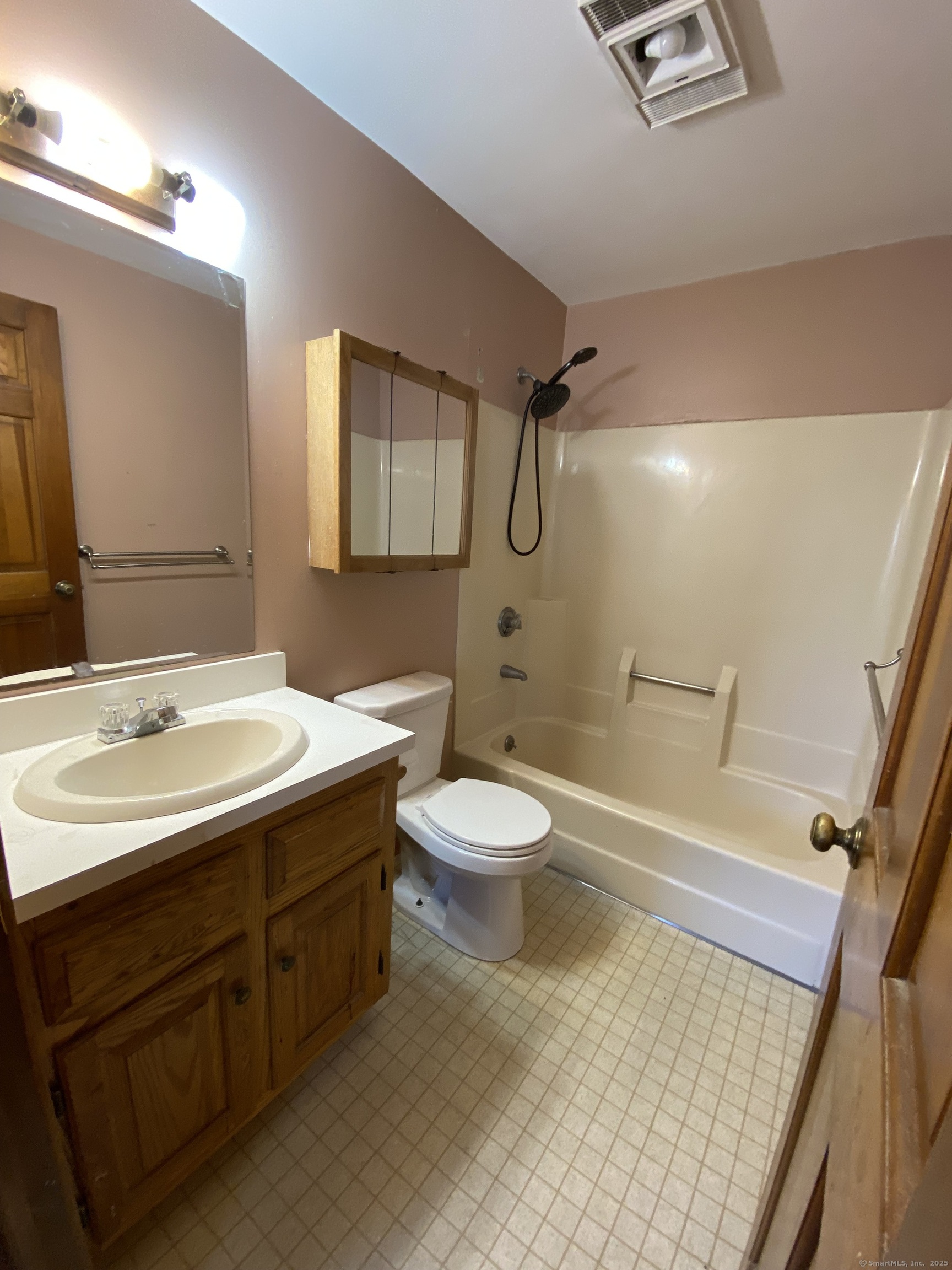 46 Edgewood Street #APT 7, Stafford, Connecticut image 7