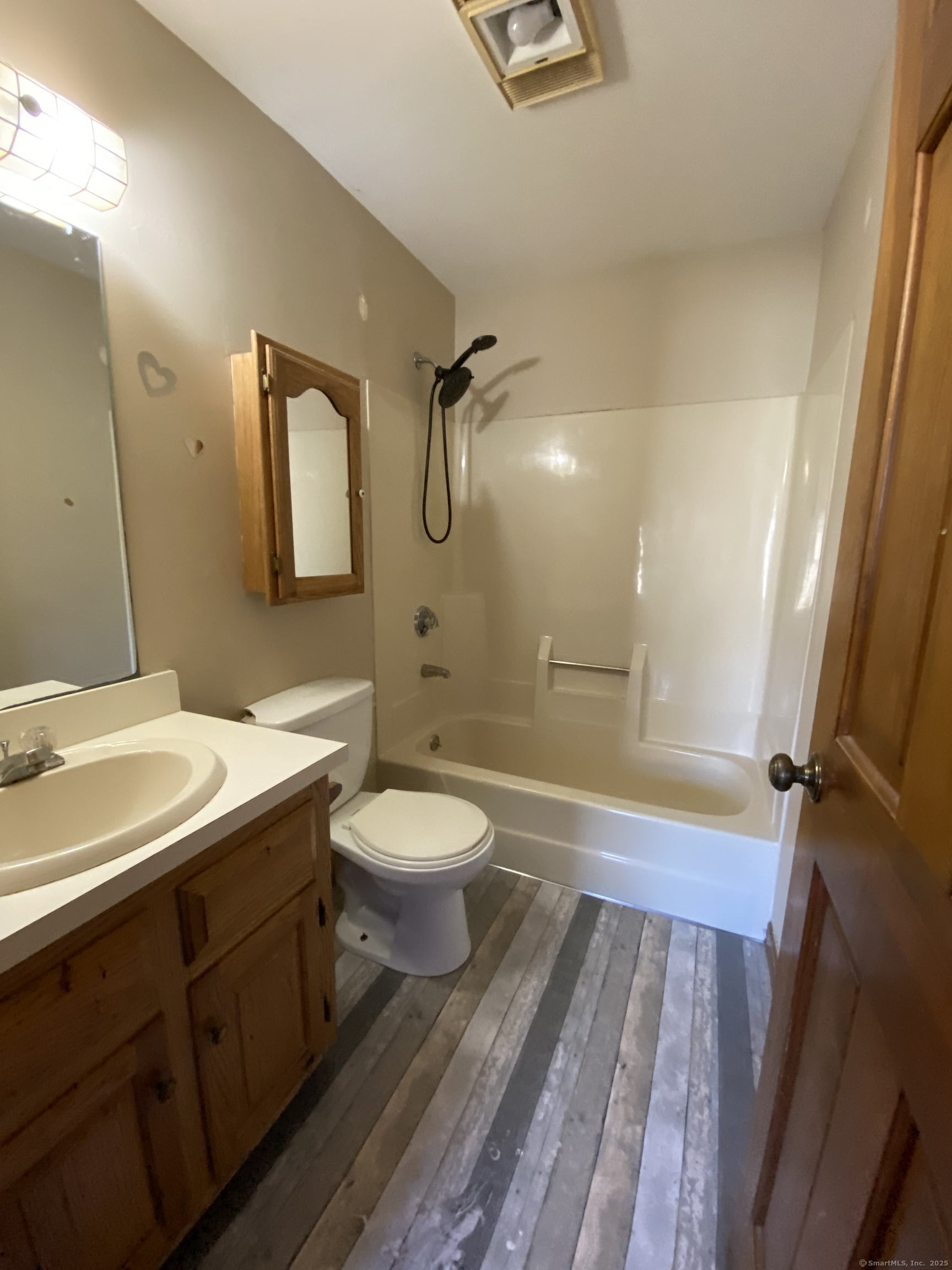 46 Edgewood Street #APT 7, Stafford, Connecticut image 9