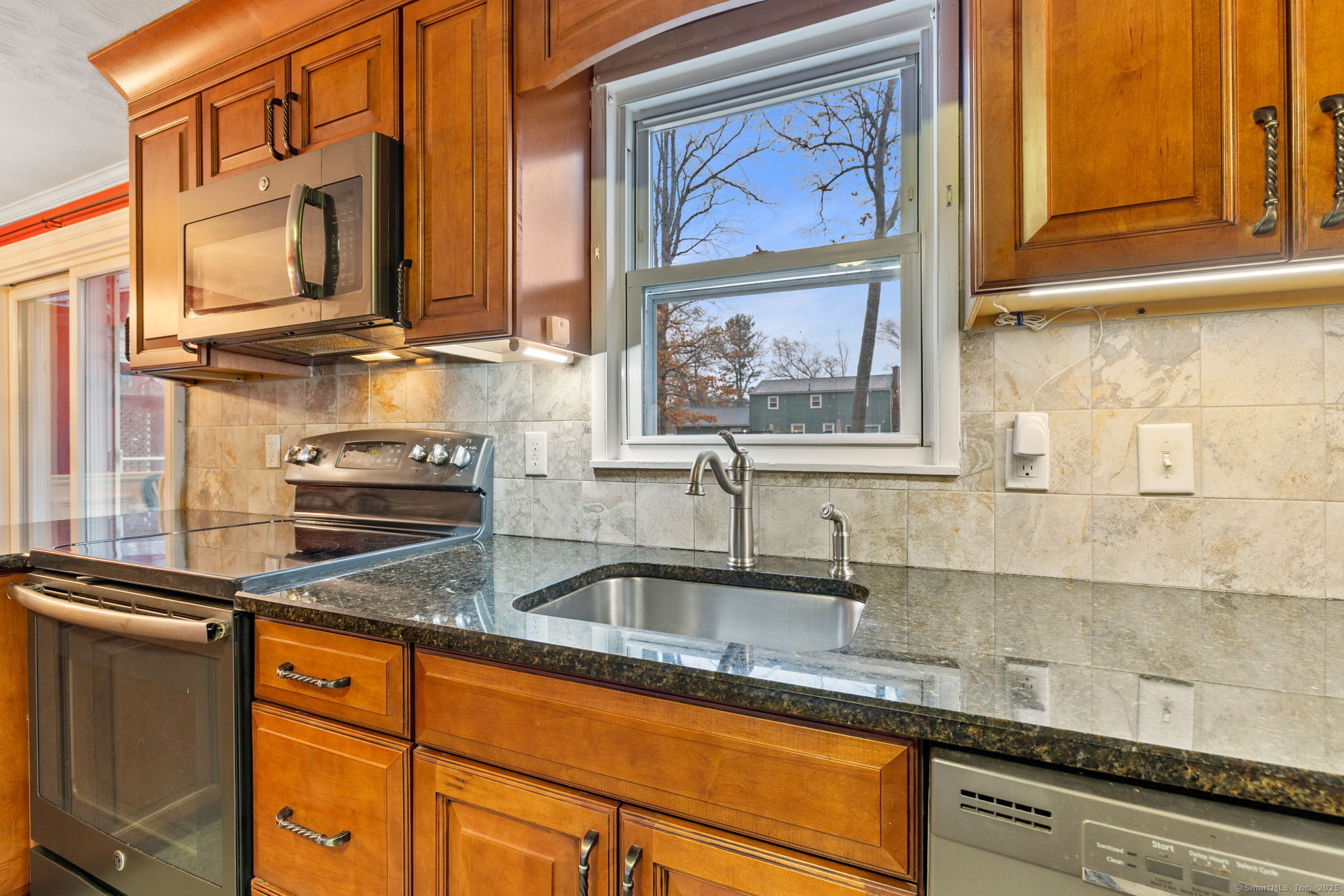 16 Marshall Road, Enfield, Connecticut image 19