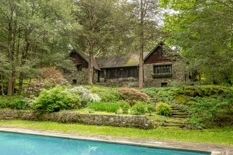 670 Candlewood Lake Road South New Milford CT 06776