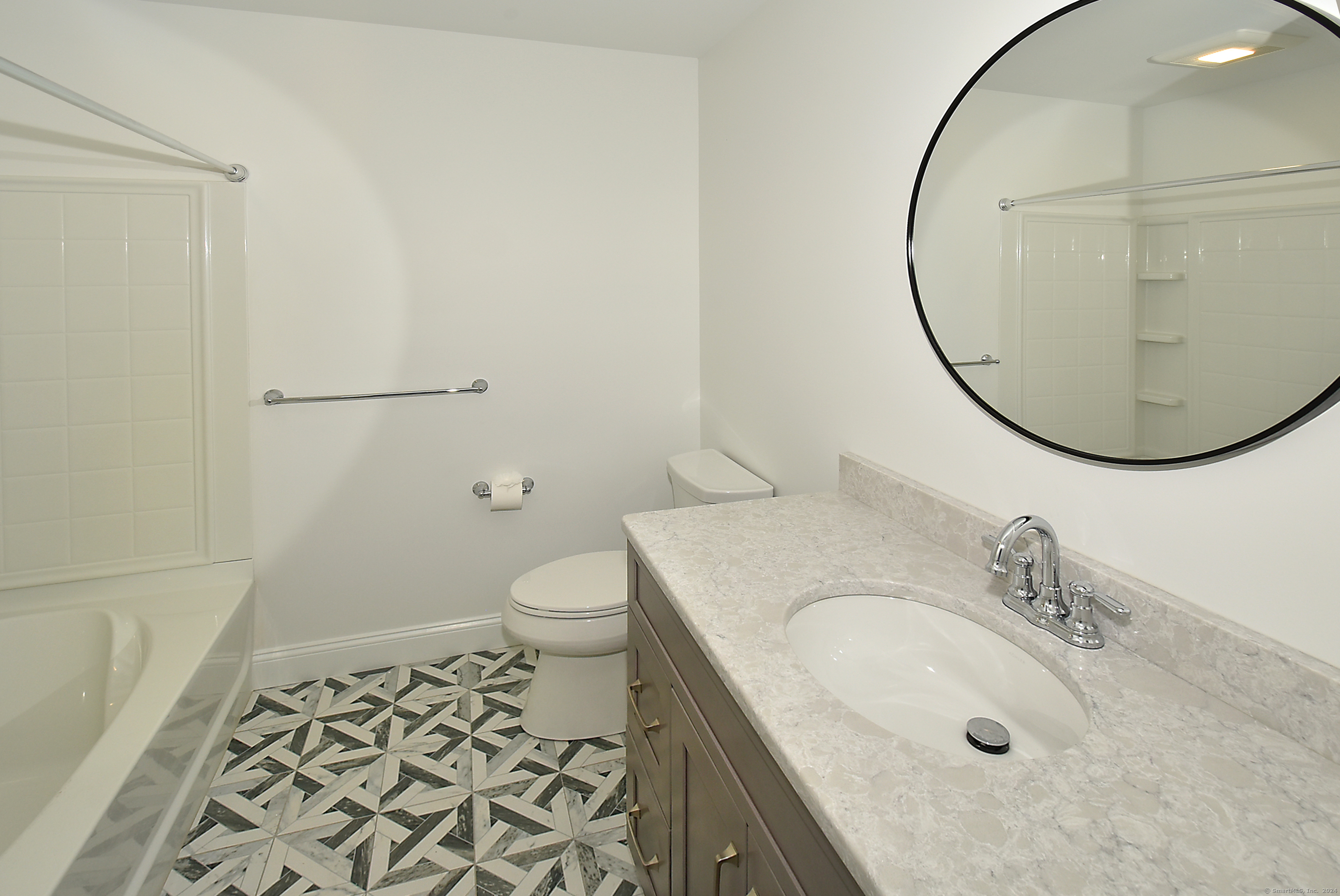 55 Oakwood Circle, Plainville, Connecticut image 21
