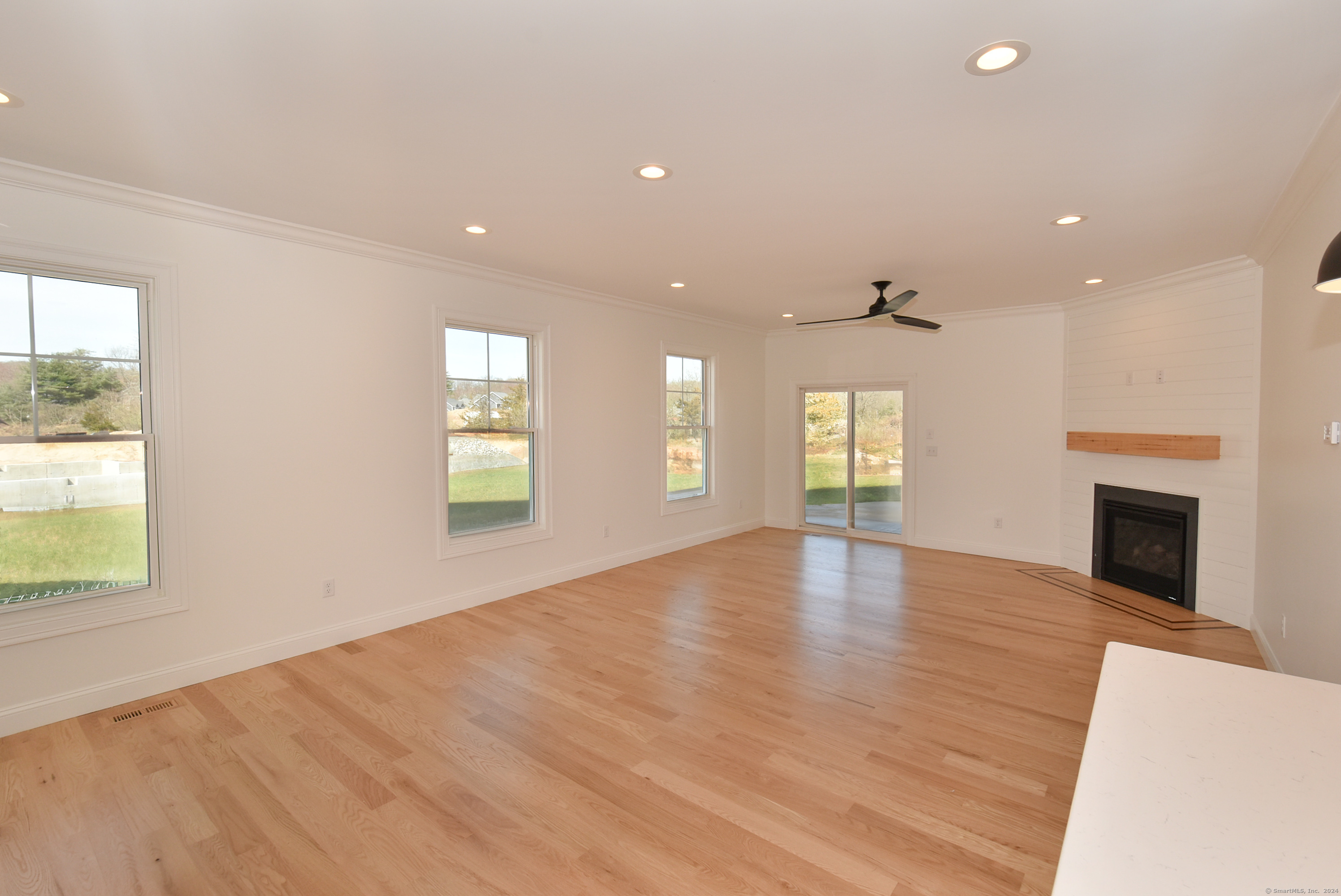 55 Oakwood Circle, Plainville, Connecticut image 9