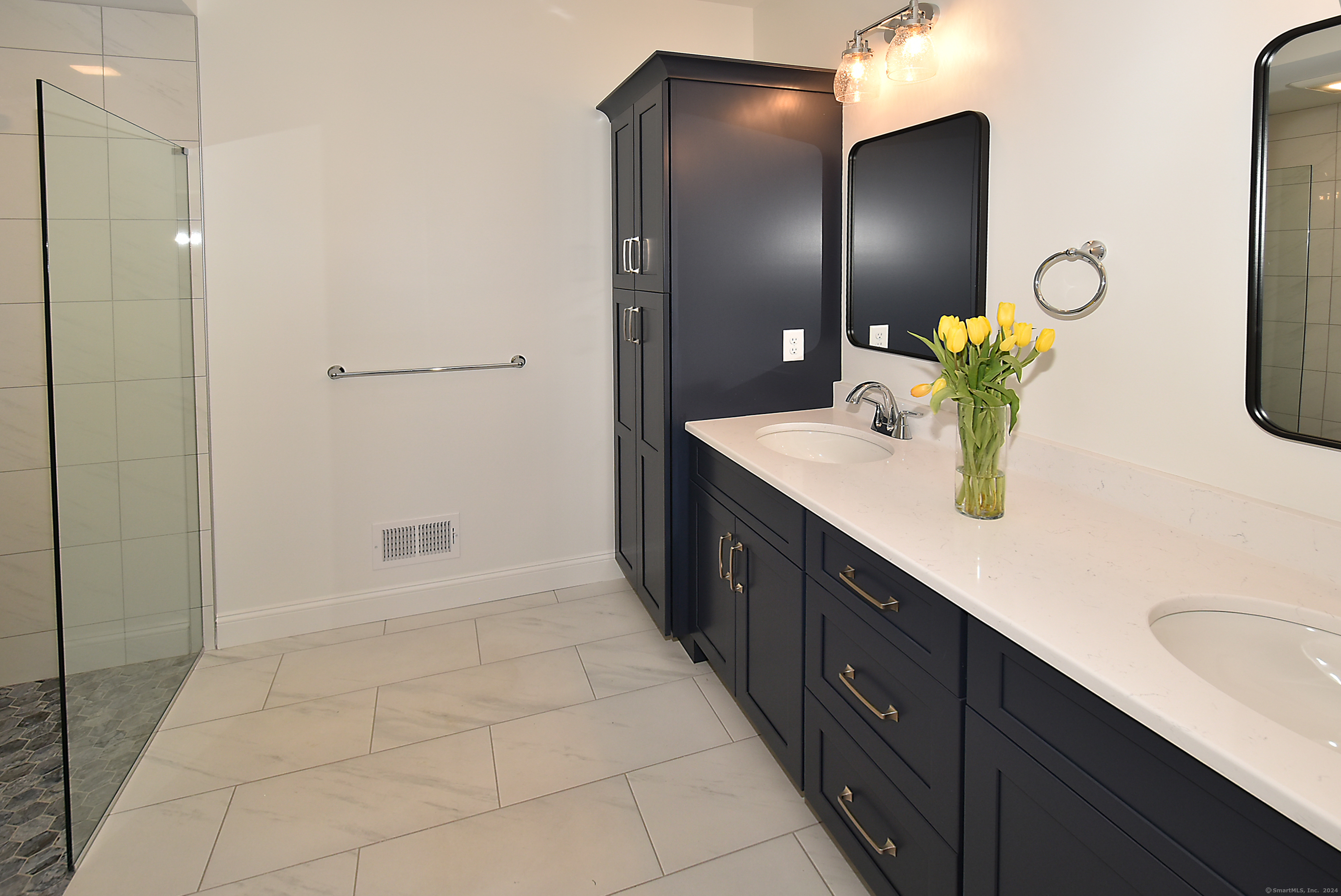 55 Oakwood Circle, Plainville, Connecticut image 14