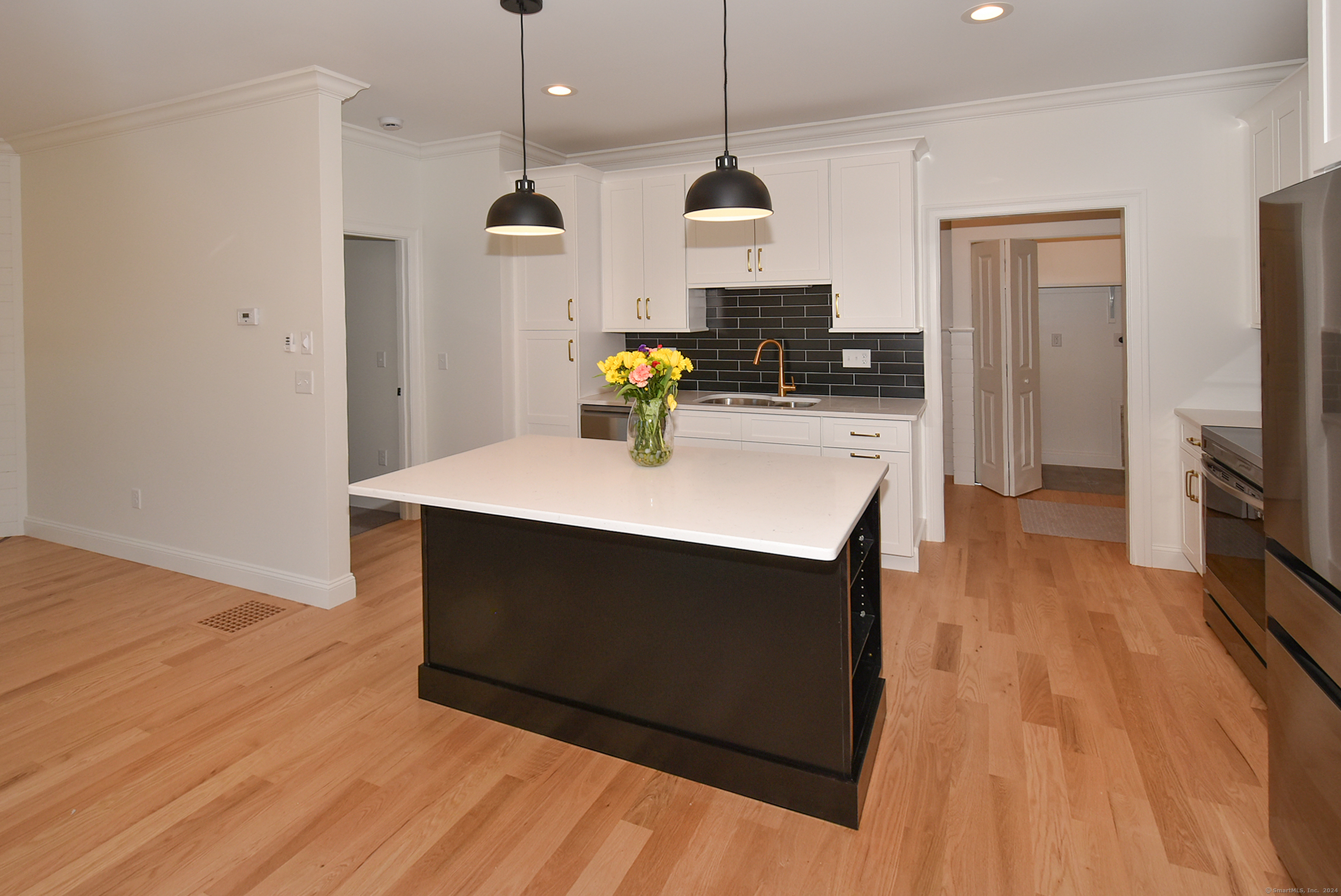 55 Oakwood Circle, Plainville, Connecticut image 4