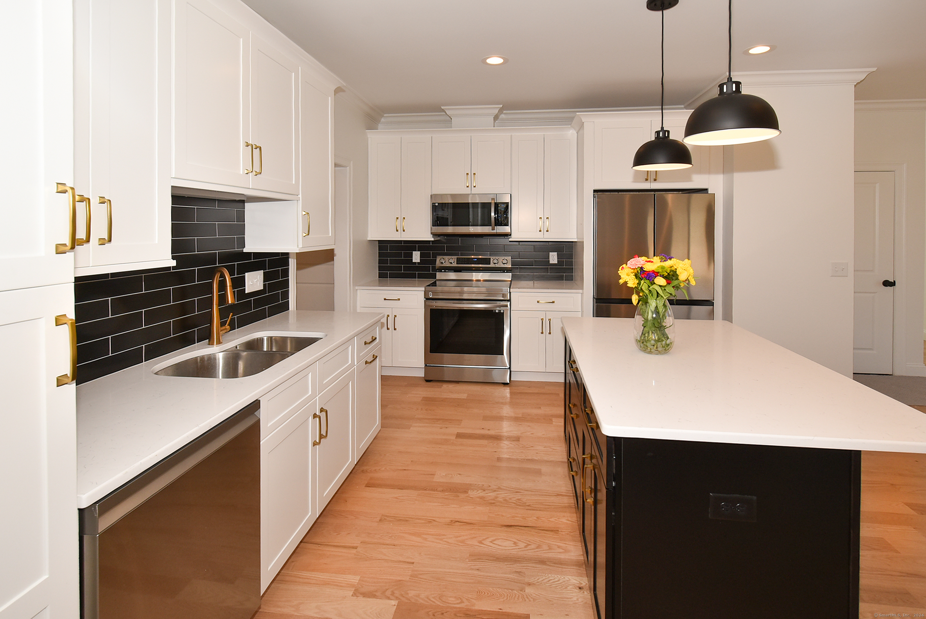 55 Oakwood Circle, Plainville, Connecticut image 5