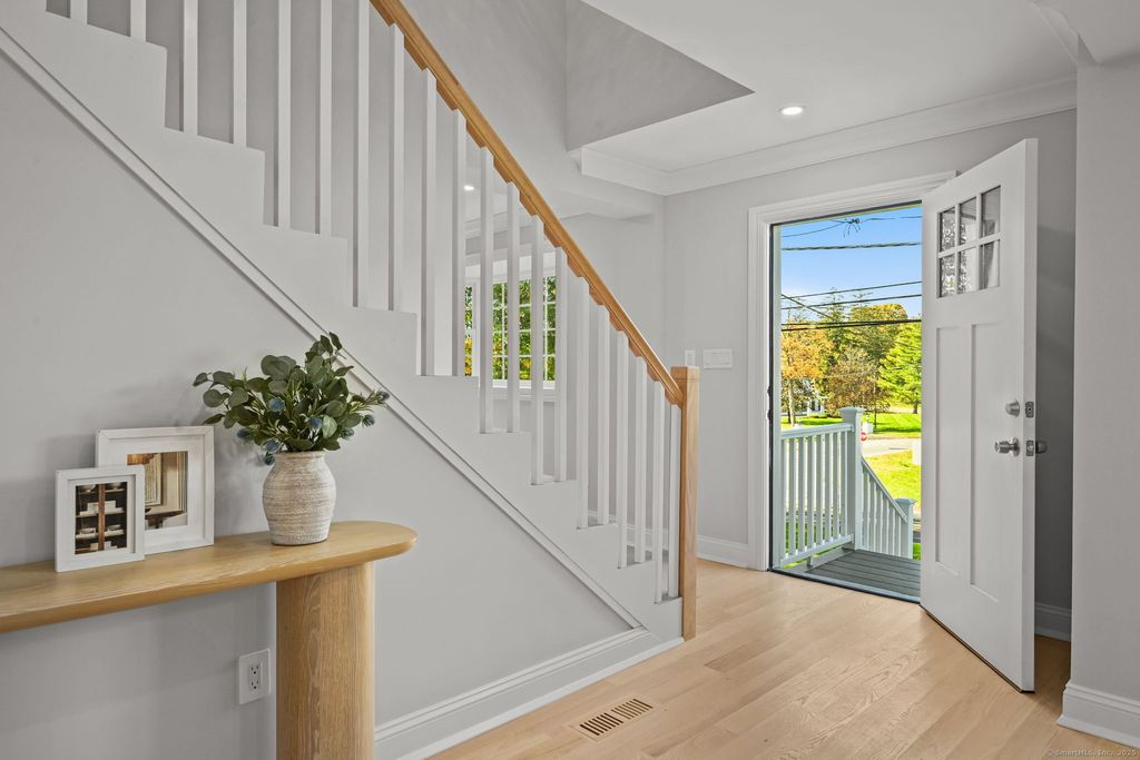 Photo of 401 Unity Road, Trumbull, CT 06611 (MLS # 24136094)