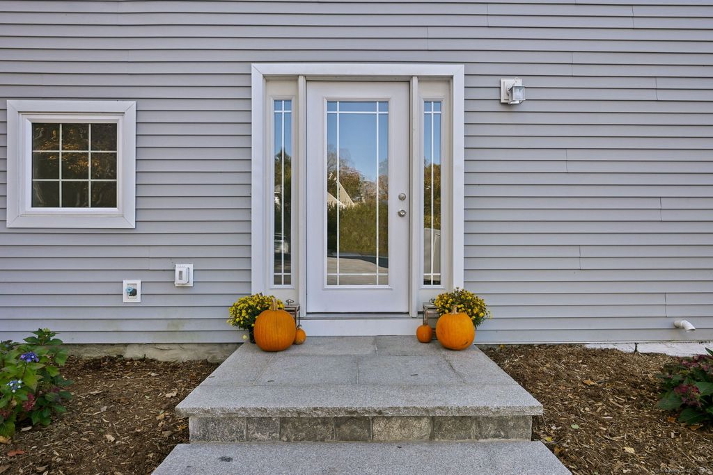 Photo of 401 Unity Road, Trumbull, CT 06611 (MLS # 24136094)