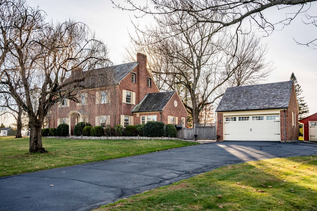 Photo of 33 Golf Road, Wethersfield, CT 06109 (MLS # 24143827)