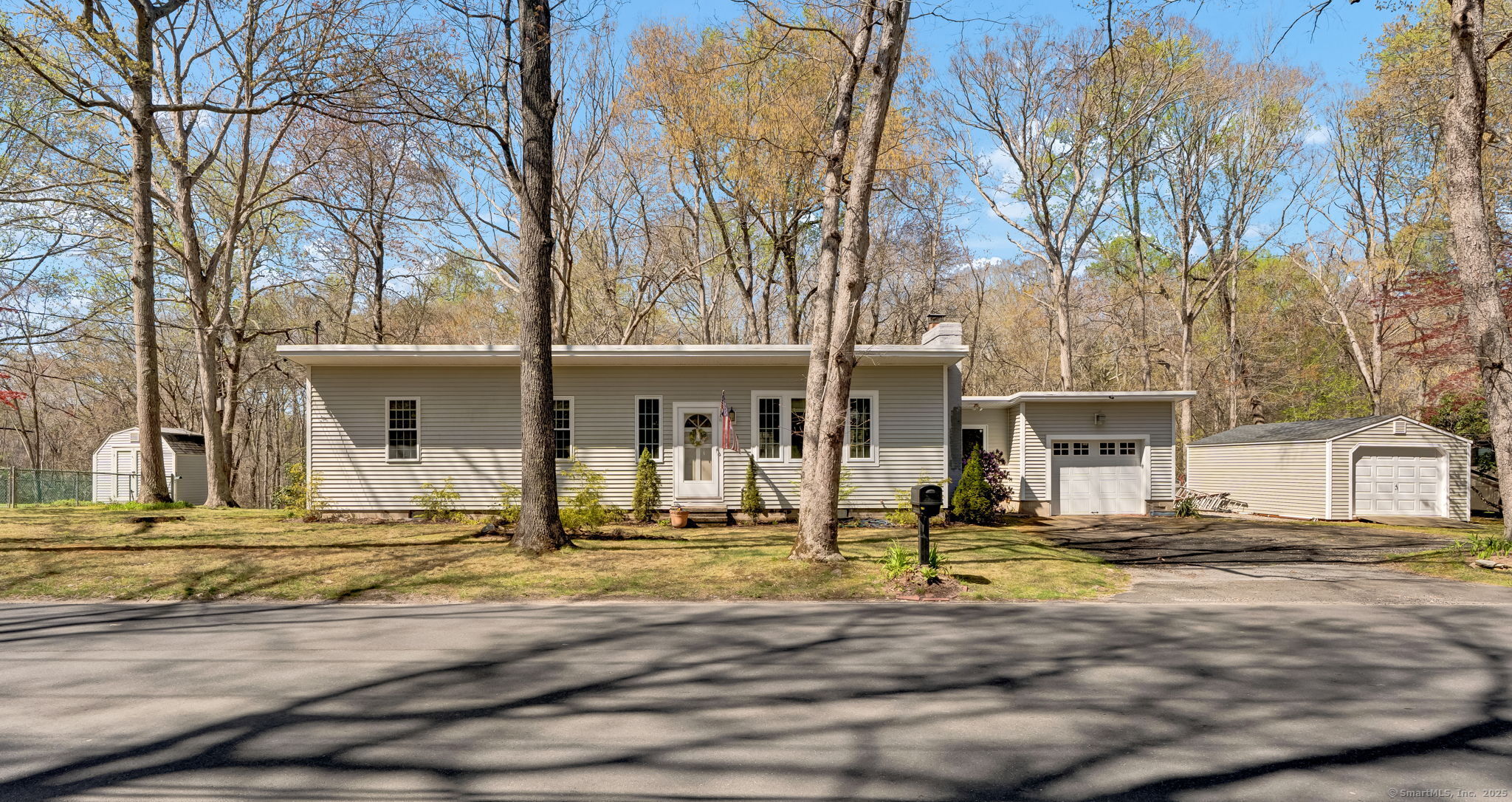 15 Hurd Bridge Road, Clinton, Connecticut image 1