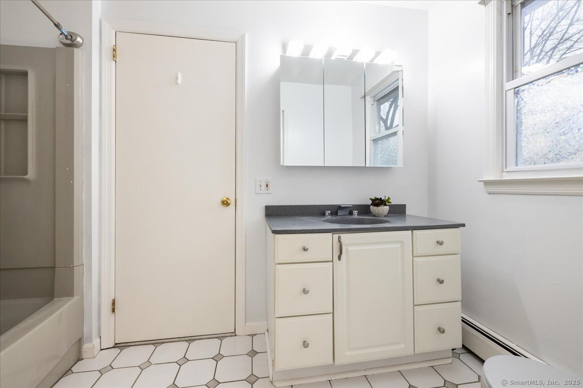 29 Meadowpark Avenue, Stamford, Connecticut image 15