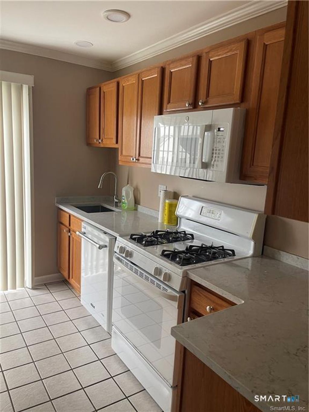 Photo of 11 Mannions Lane #APT 11, Danbury, CT 06810 (MLS # 24145438)