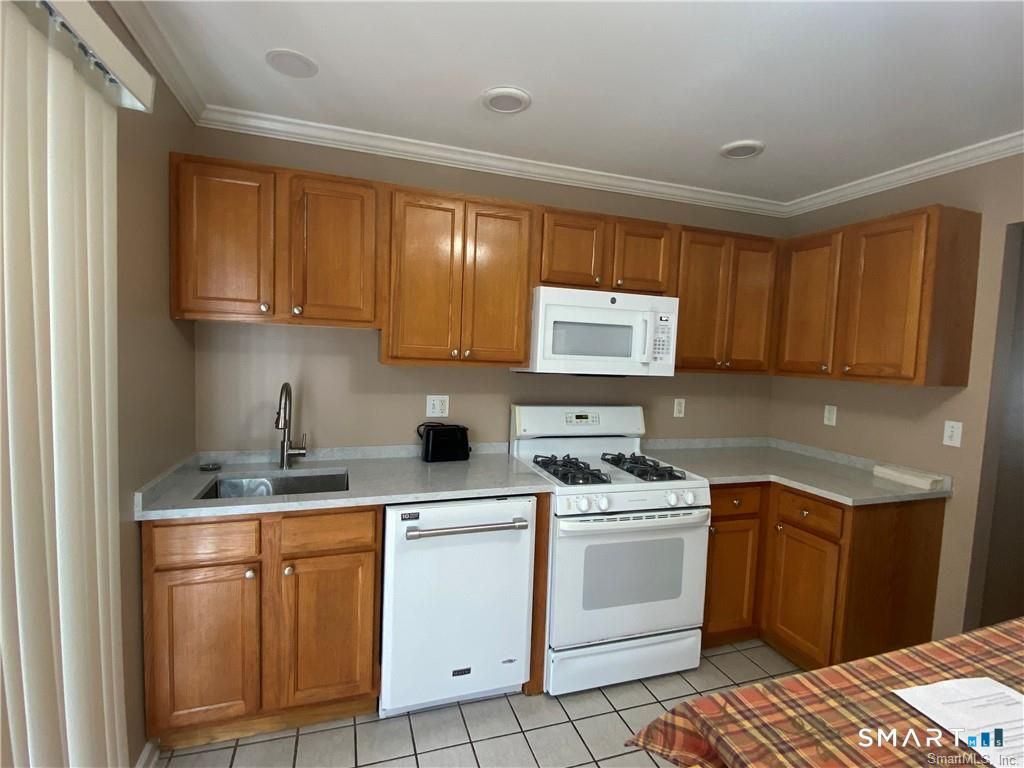 Photo of 11 Mannions Lane #APT 11, Danbury, CT 06810 (MLS # 24145438)