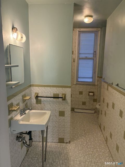 Tiny photo for 17 Pearl Street #1st Fl, New Haven, CT 06511 (MLS # 24146638)