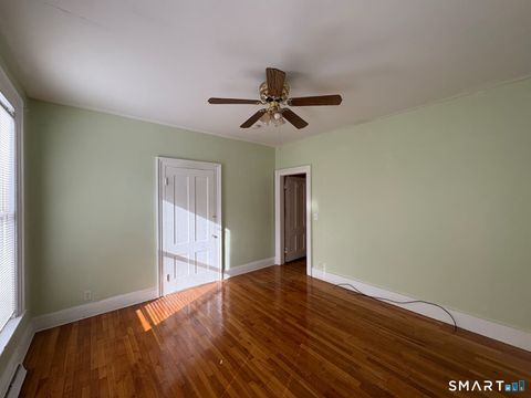 Photo of 17 Pearl Street #1st Fl, New Haven, CT 06511 (MLS # 24146638)
