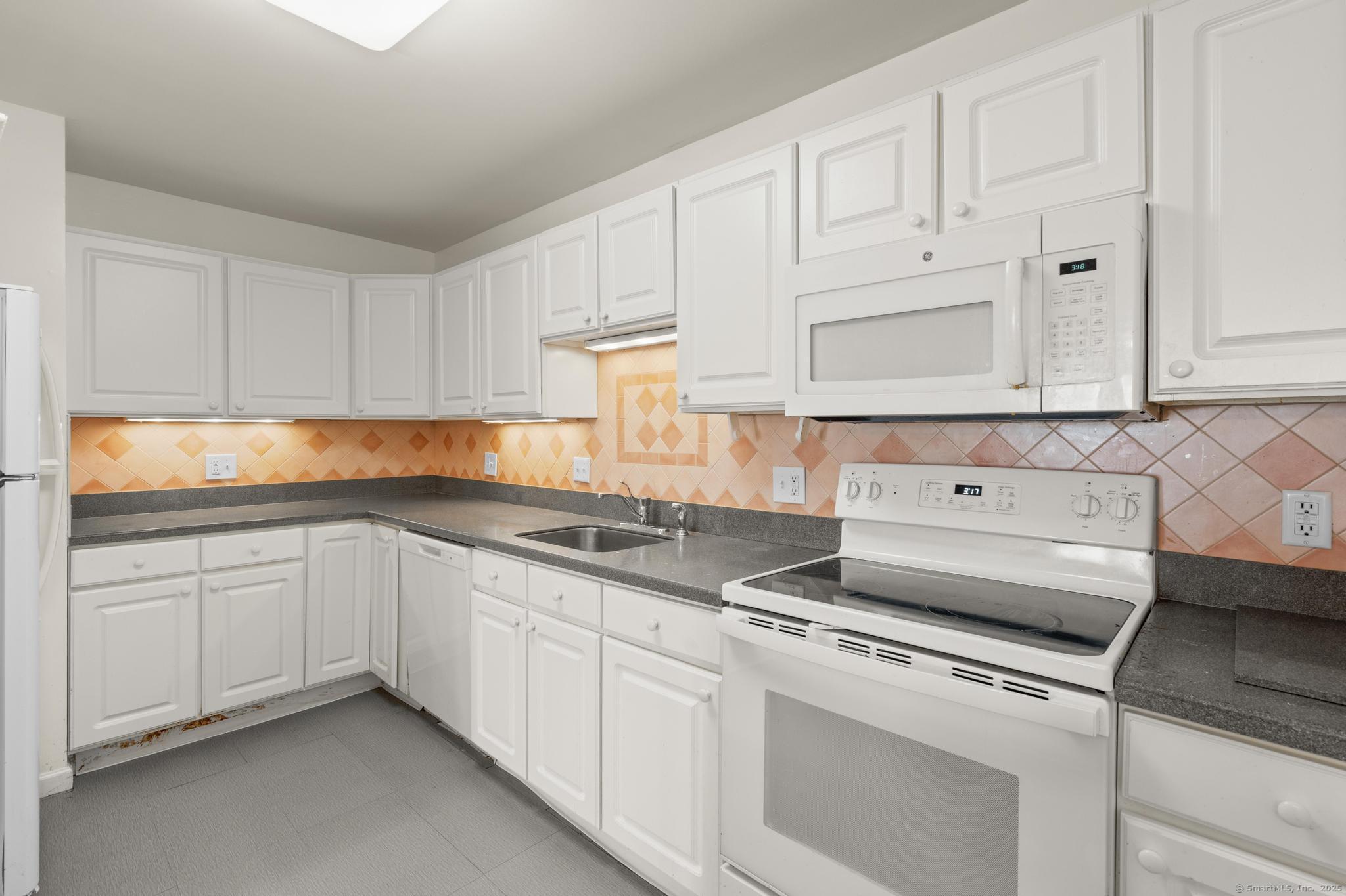 75 Washington Avenue #3-206, Hamden, Connecticut image 6
