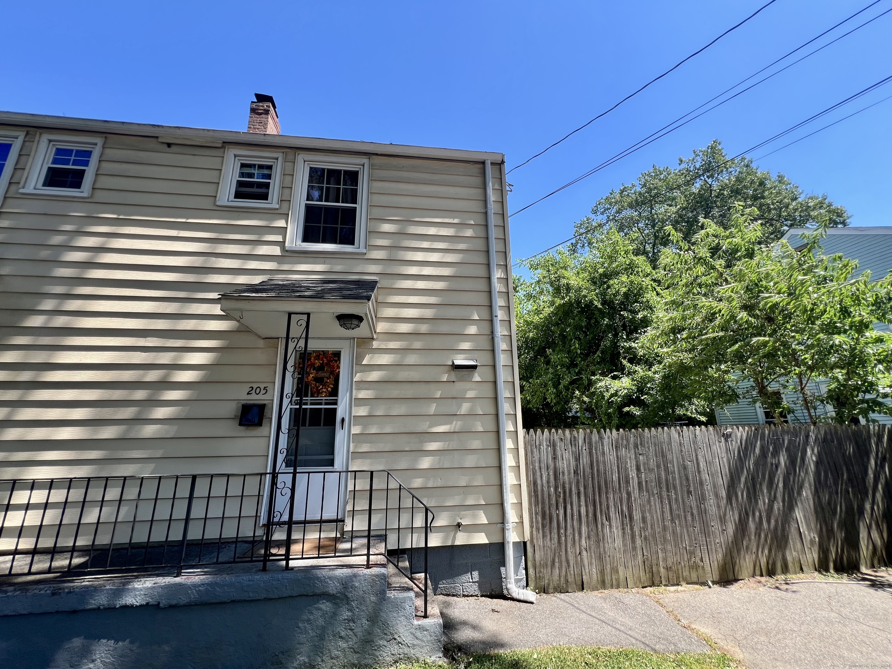 Rental Property at 203205 Priscilla Street, Bridgeport, Connecticut - Bedrooms: 2 
Bathrooms: 1 
Rooms: 4  - $1,950 MO.