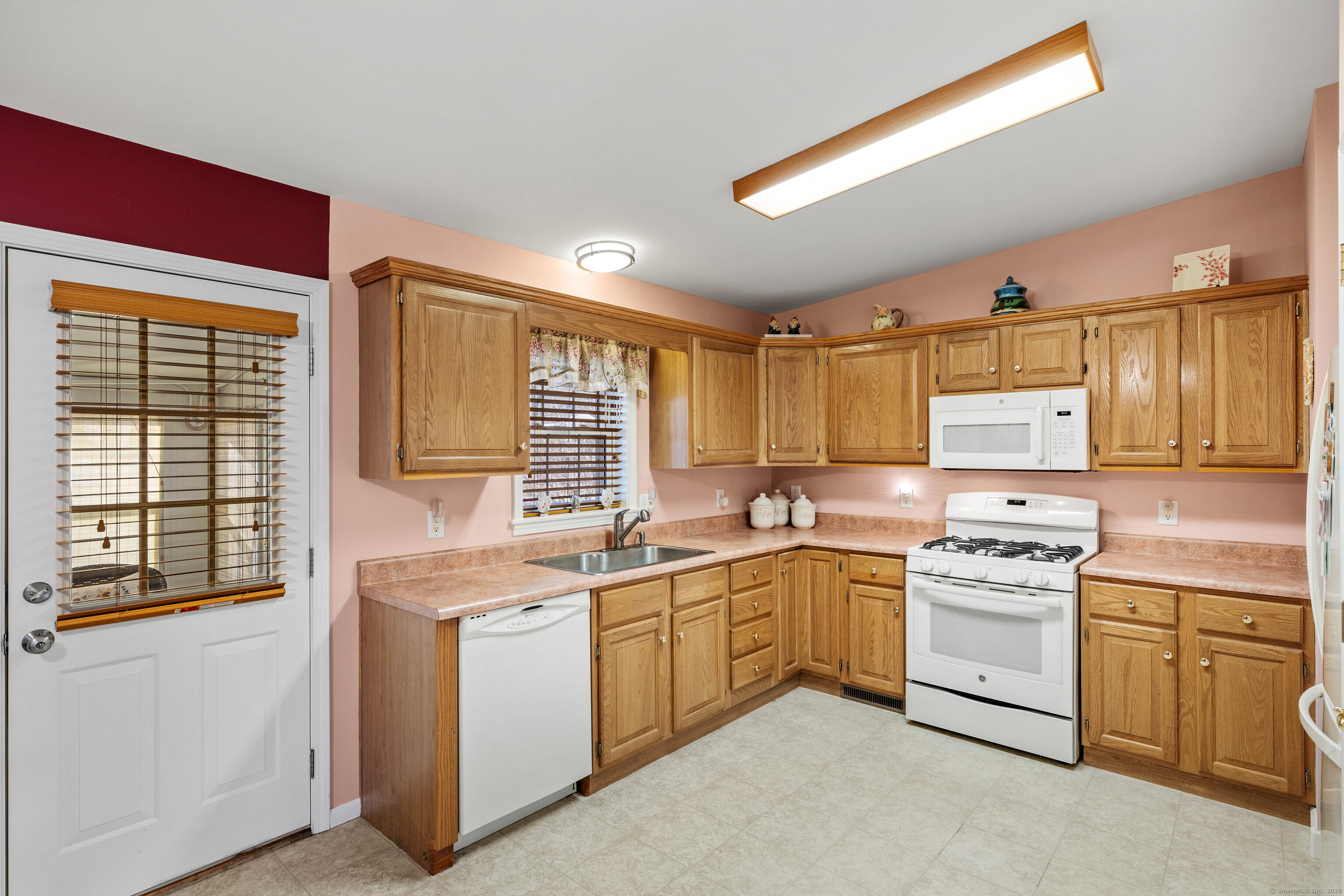 4 Country Club Trail, Killingworth, Connecticut image 8