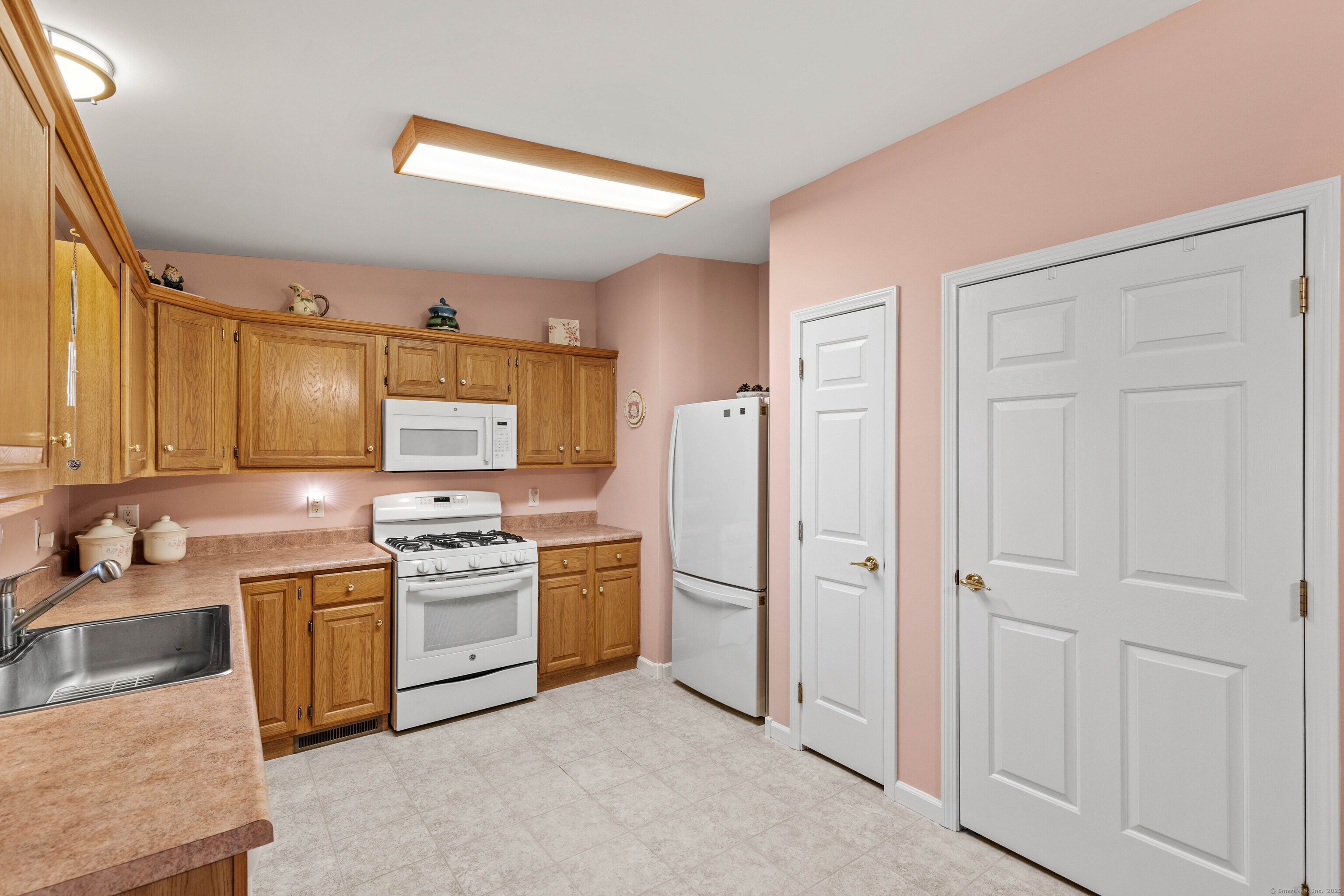 4 Country Club Trail, Killingworth, Connecticut image 9