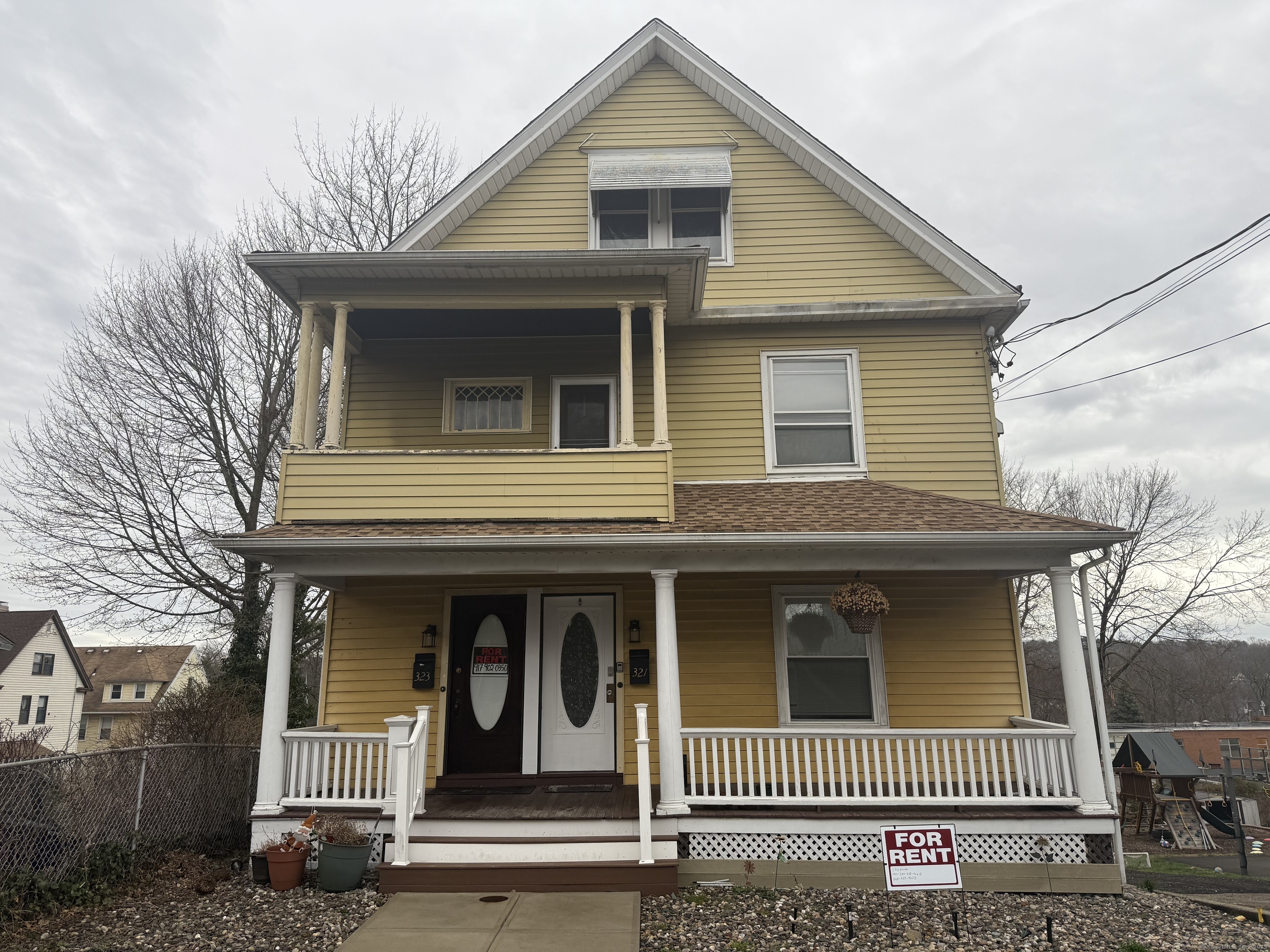 Olivia Street 1st Floor, Derby, Connecticut - 3 Bedrooms  
1 Bathrooms  
5 Rooms - 