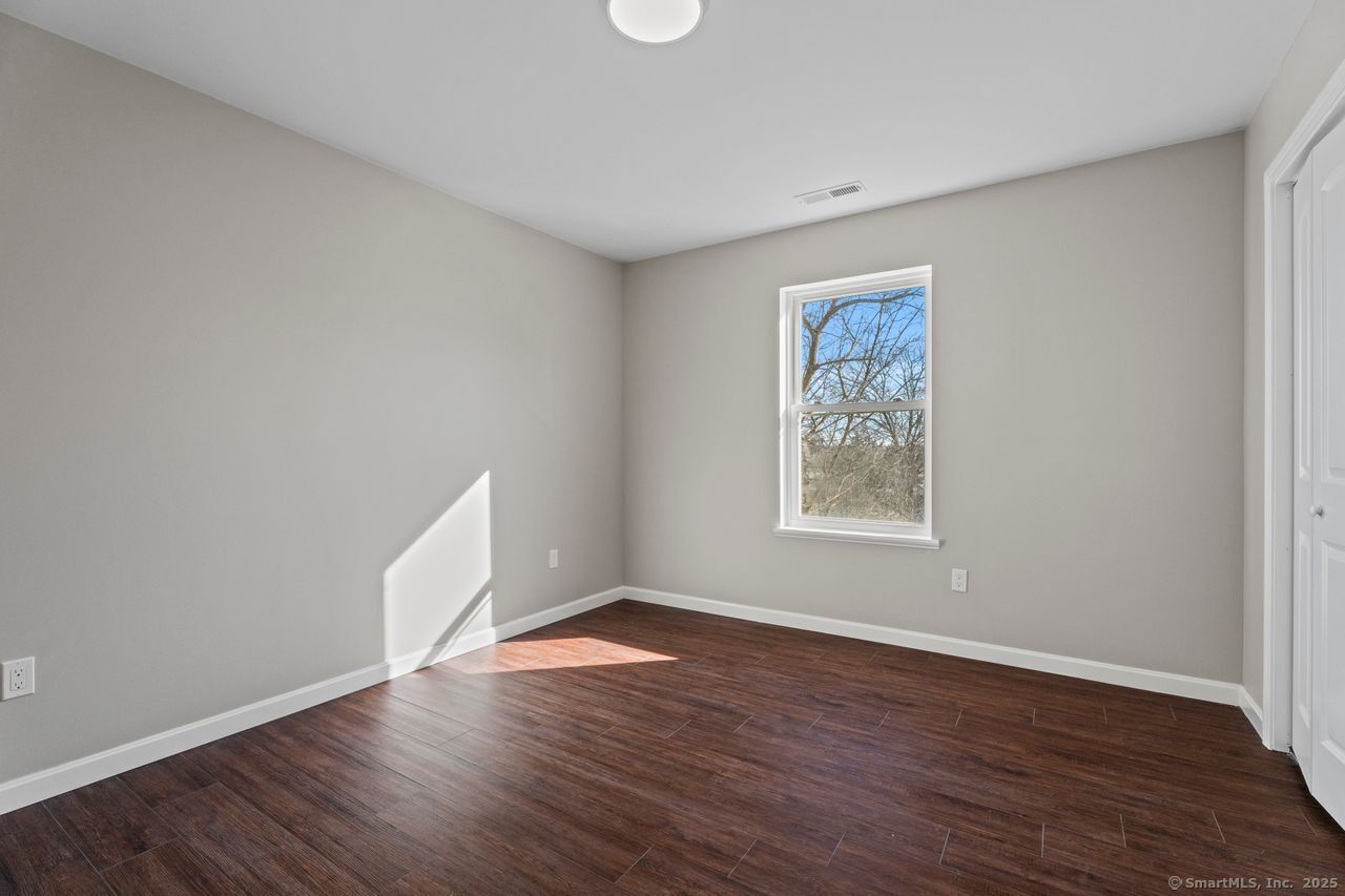 47 Hemlock Street, West Haven, Connecticut image 21