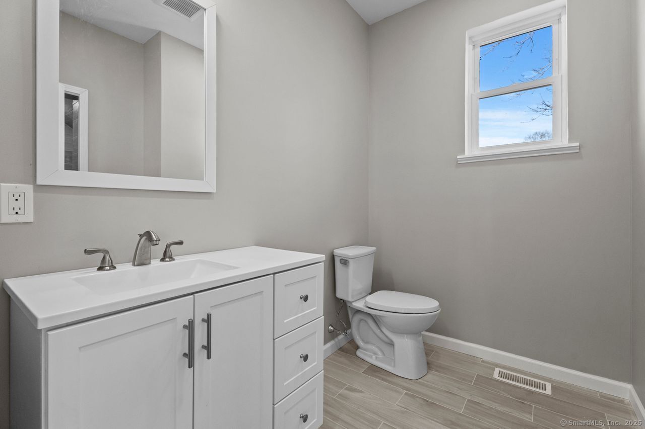 47 Hemlock Street, West Haven, Connecticut image 9