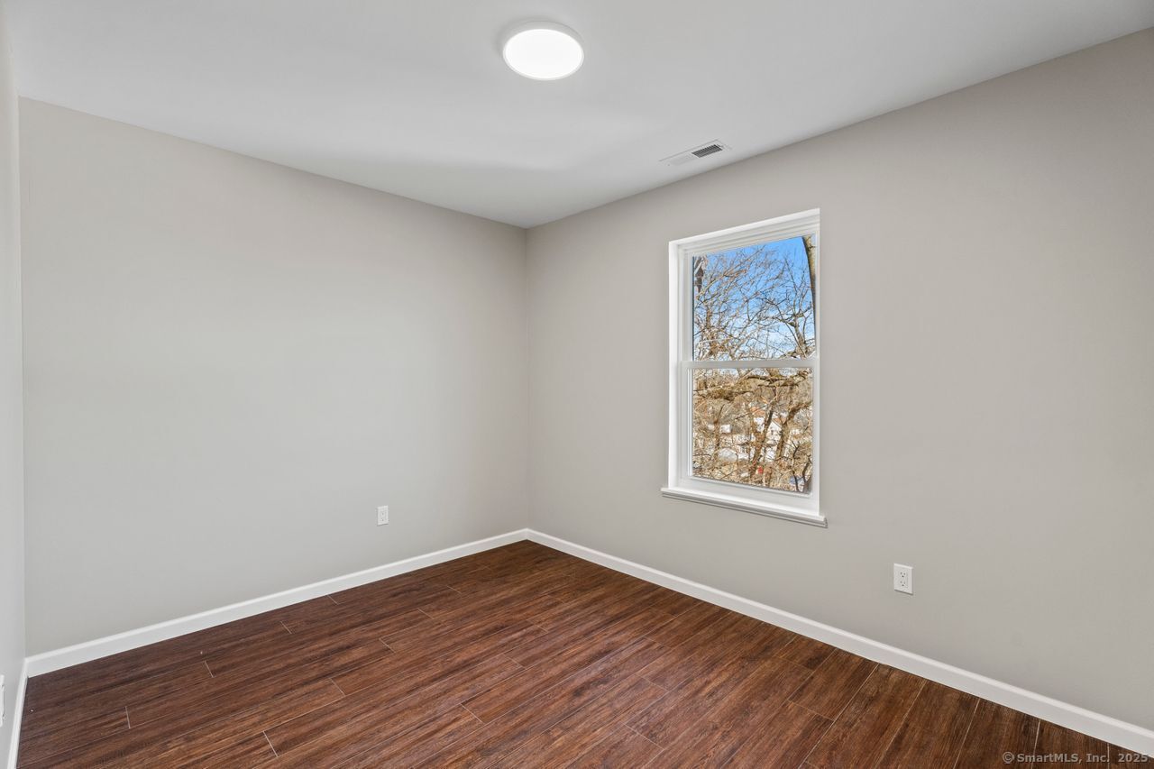 47 Hemlock Street, West Haven, Connecticut image 19