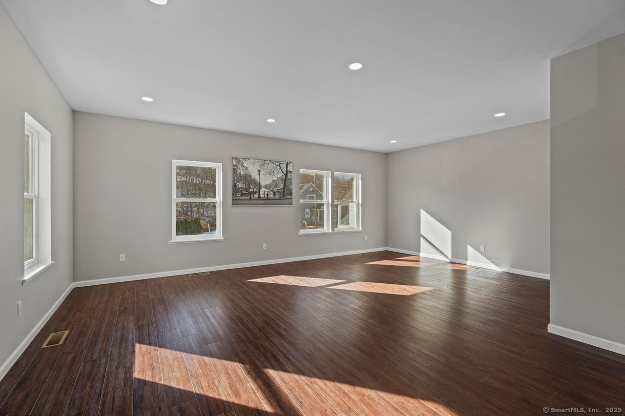 47 Hemlock Street, West Haven, Connecticut image 8