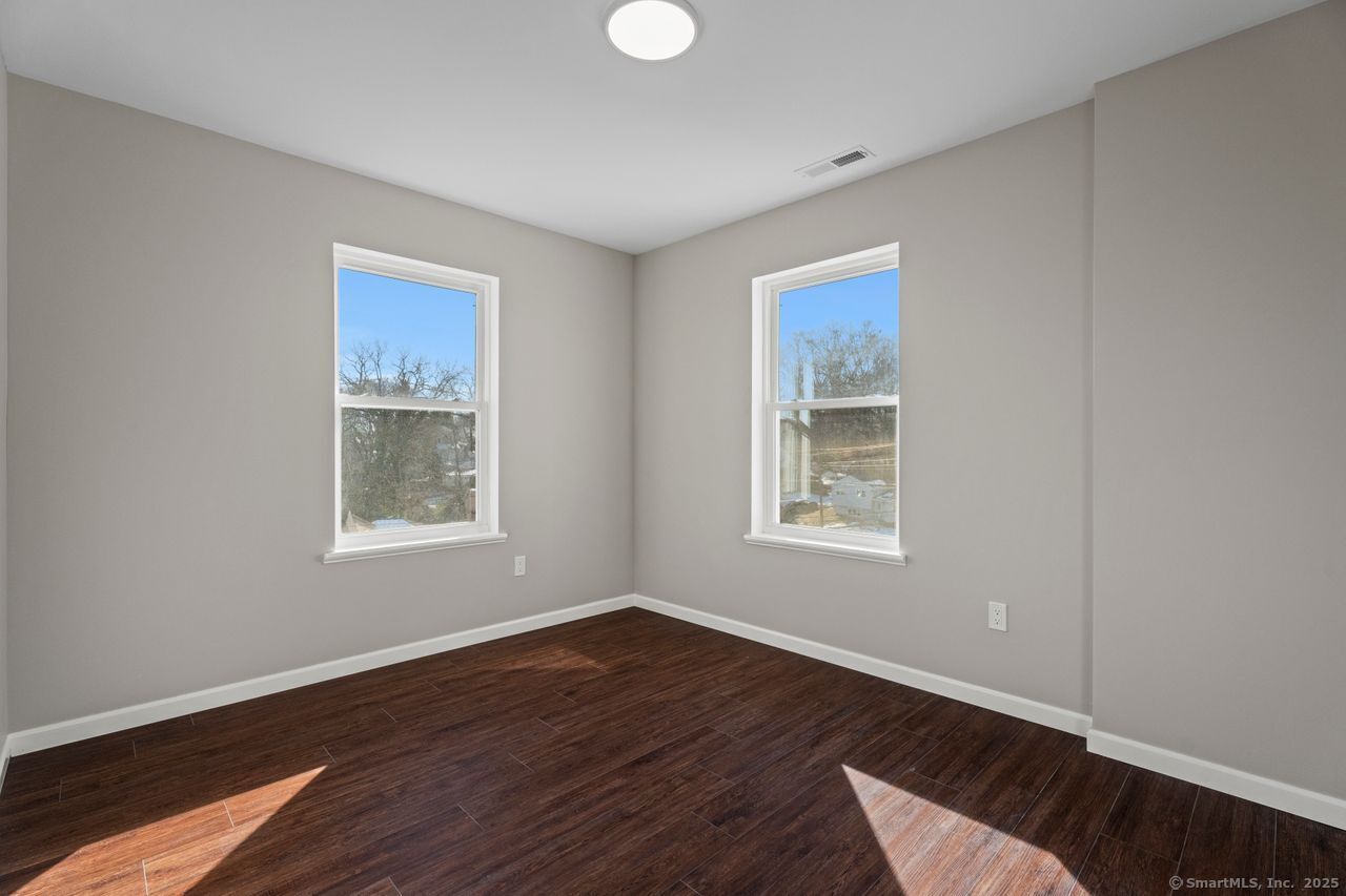 47 Hemlock Street, West Haven, Connecticut image 23