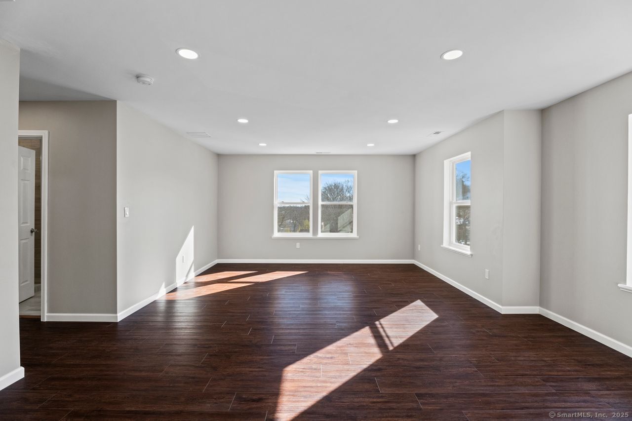 47 Hemlock Street, West Haven, Connecticut image 13