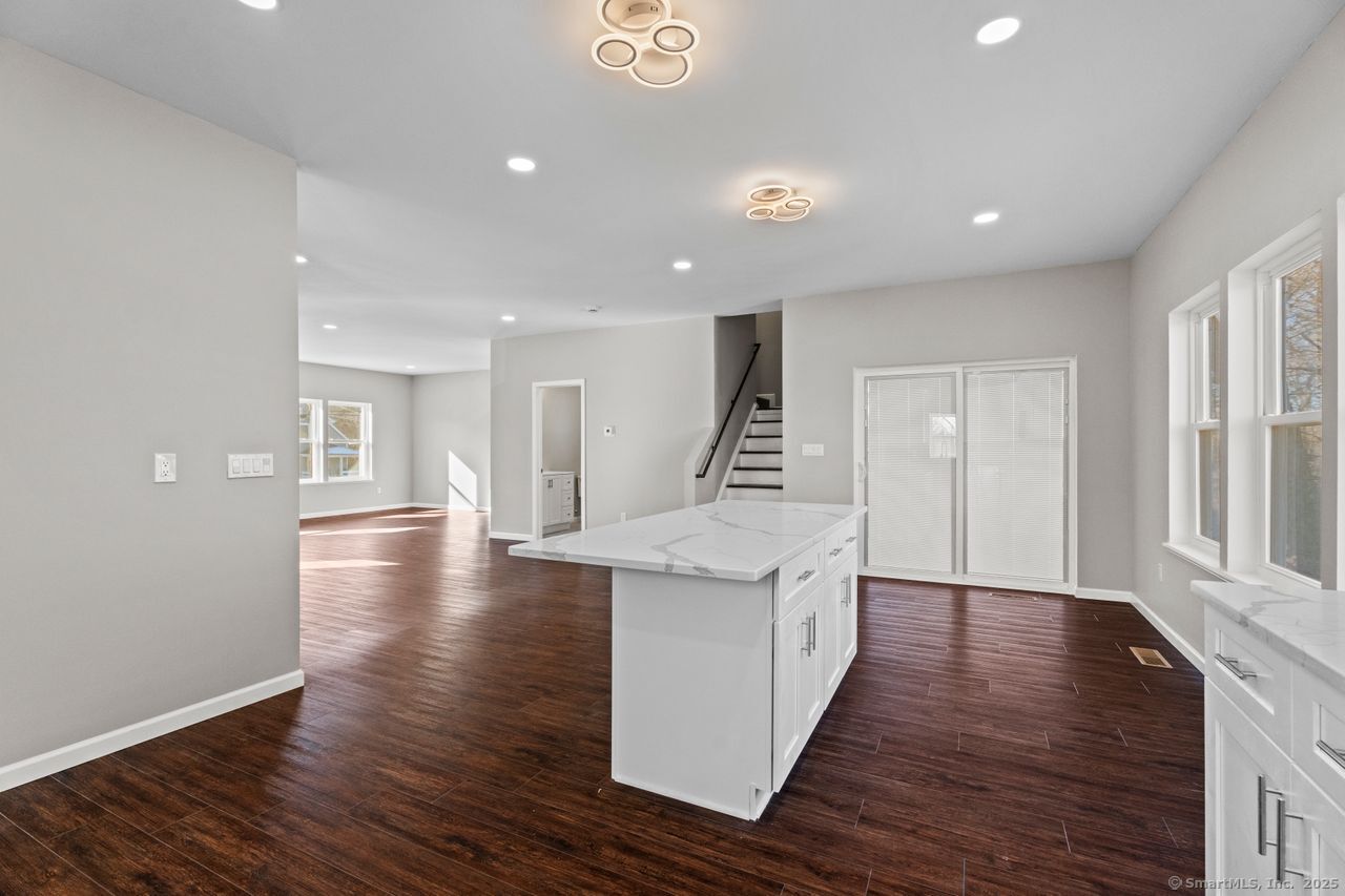47 Hemlock Street, West Haven, Connecticut image 3