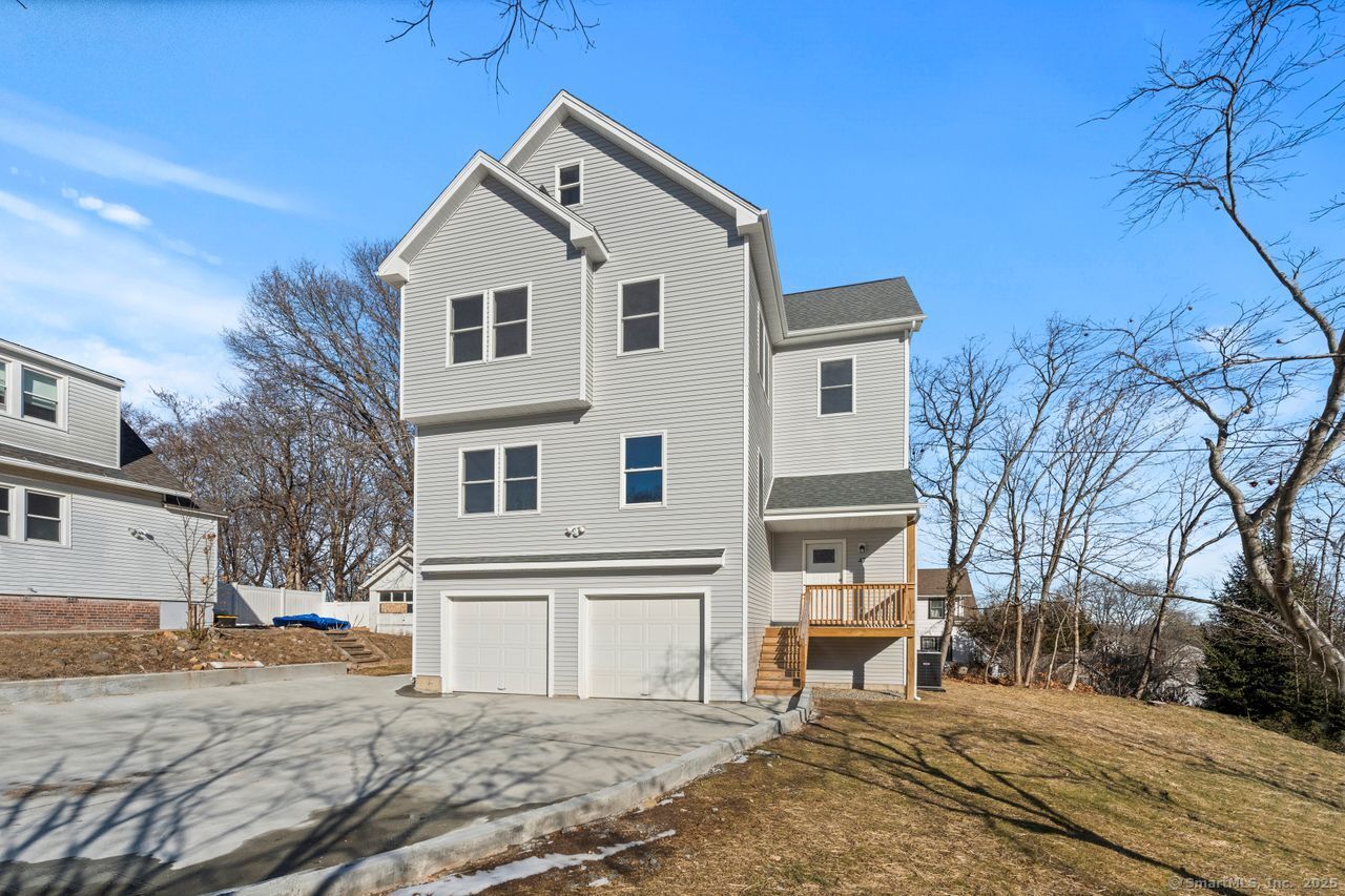 Property for Sale at Hemlock Street, West Haven, Connecticut - Bedrooms: 4 
Bathrooms: 3 
Rooms: 7  - $625,000