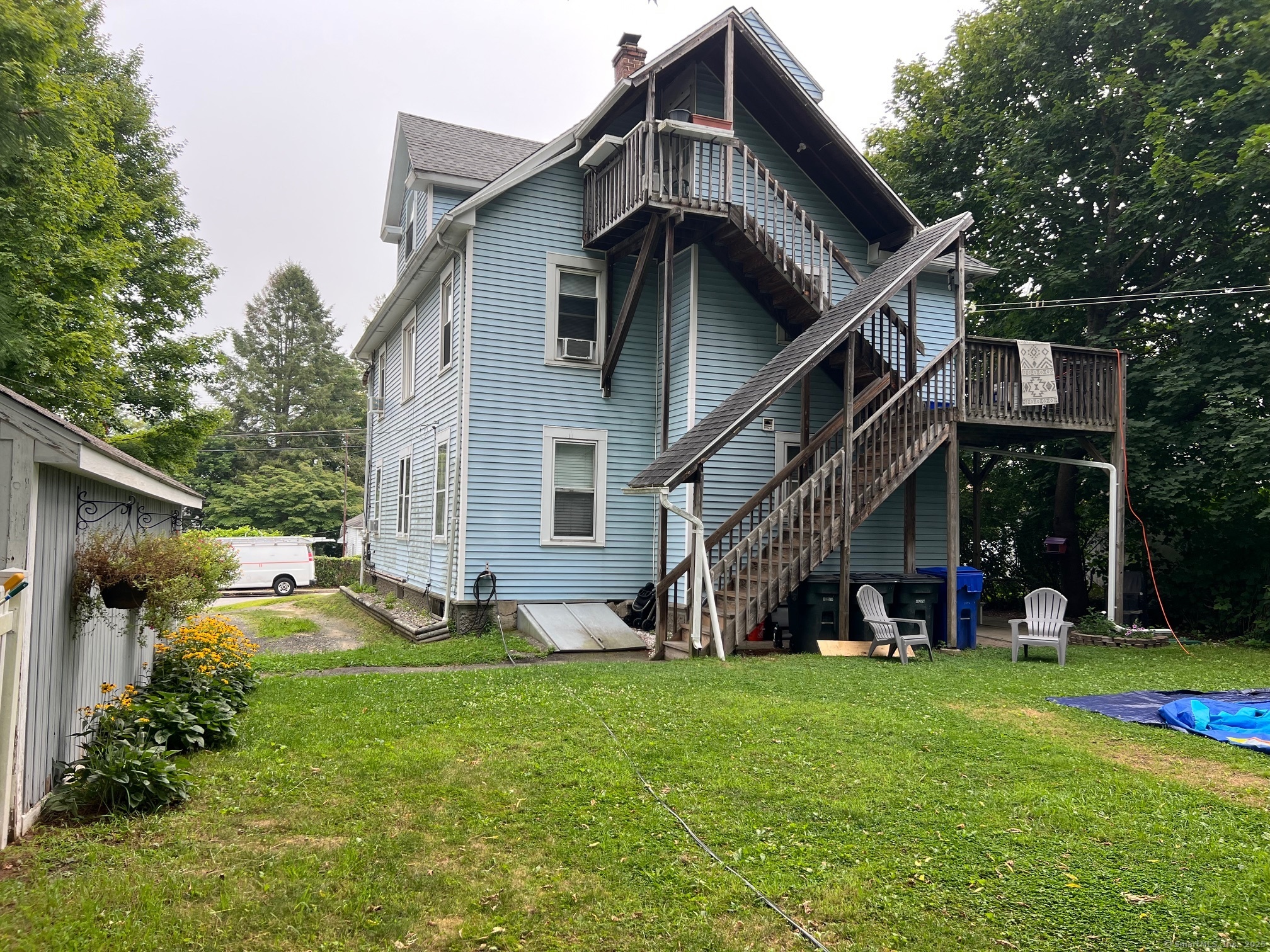 16 Apple Street