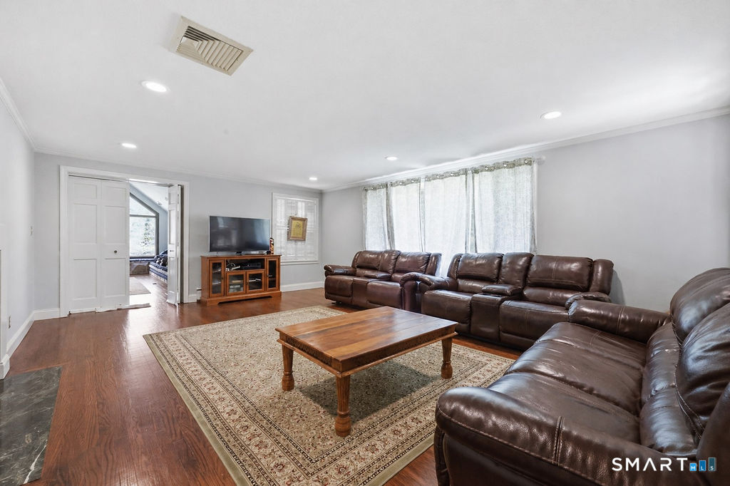 54 Kenmore Road