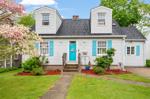 Single Family Residence in Warwick RI 225 Samuel Gorton Avenue.jpg