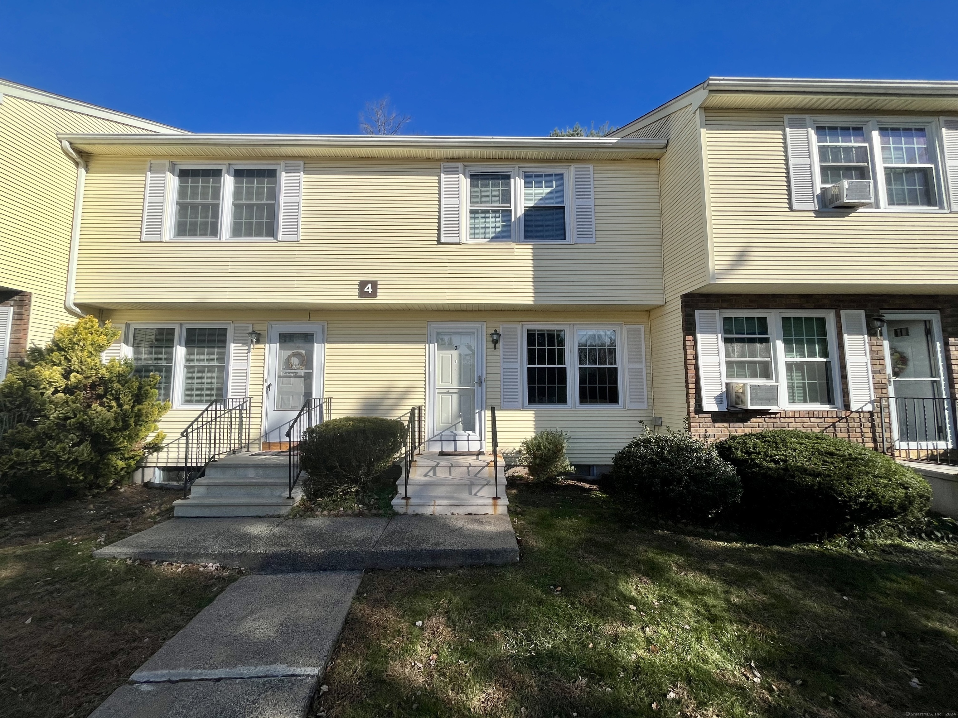 4 Countryside Lane 3, Middletown, Connecticut - 2 Bedrooms  
2 Bathrooms  
4 Rooms - 