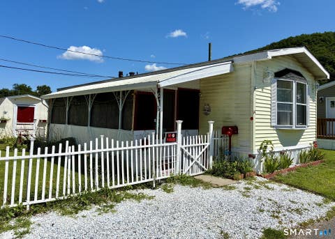 Mobile Home For Sale - 14 Third Street<br/> New Haven County, Beacon Falls, CT 06403