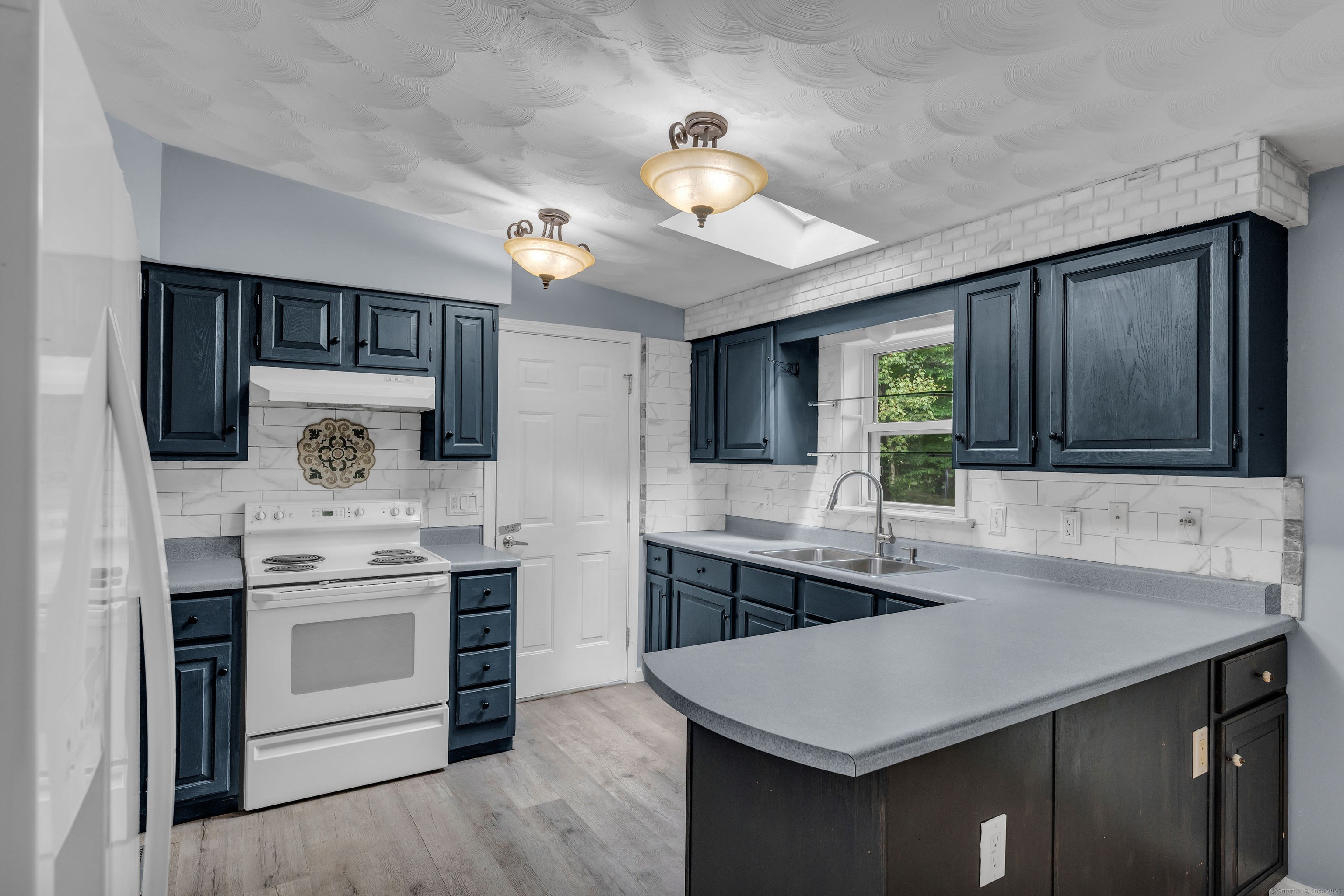 2 Mountain Laurel Ridge