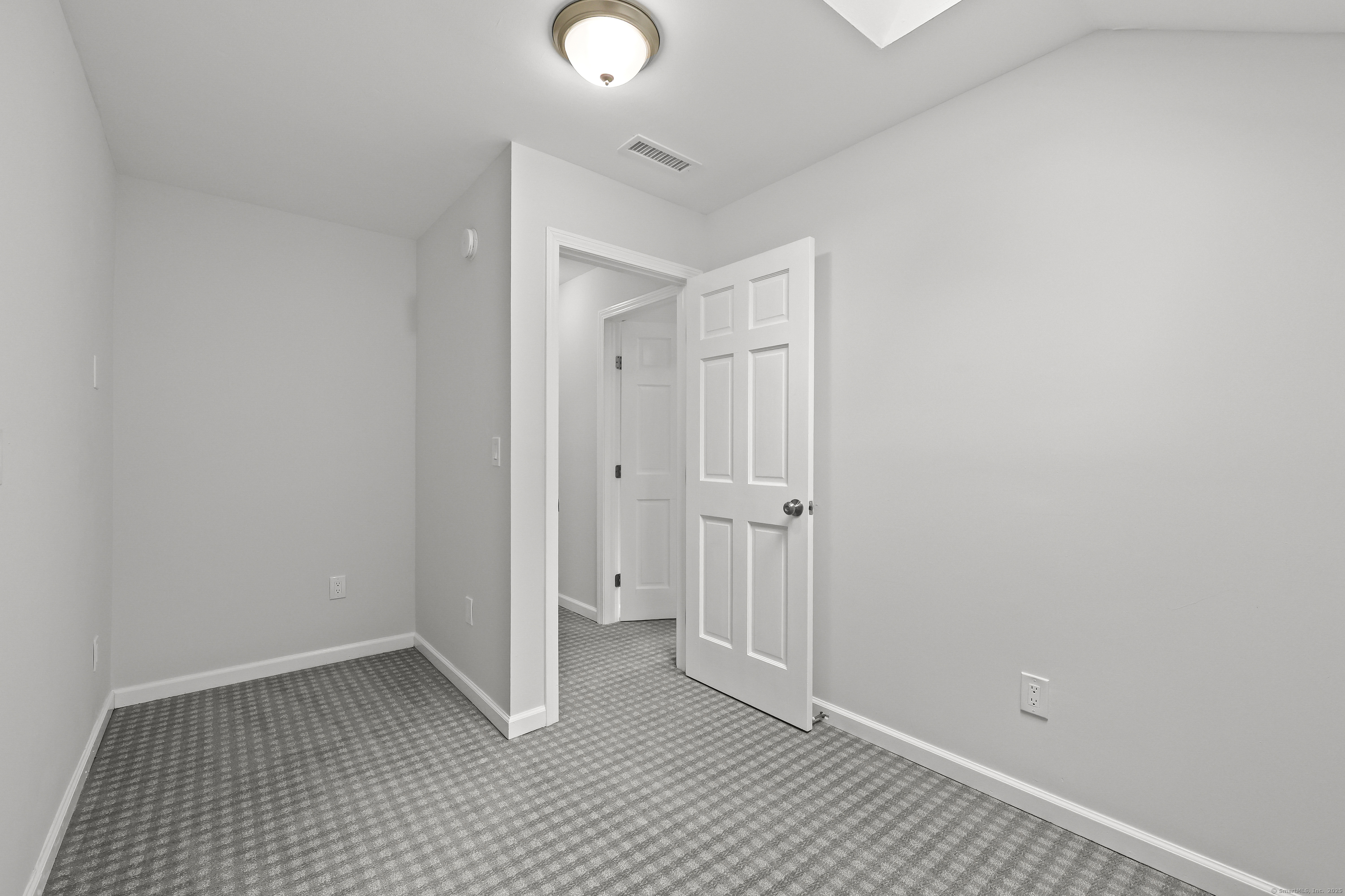 Coventry, Connecticut 06238, United States, 3 Bedrooms Bedrooms, ,2 BathroomsBathrooms,Residential,Active,166389