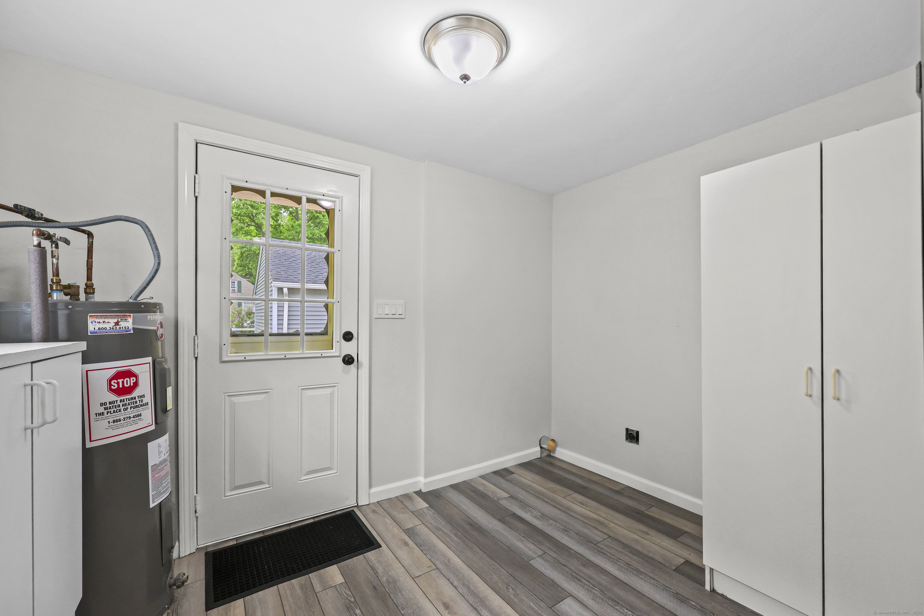 Coventry, Connecticut 06238, United States, 3 Bedrooms Bedrooms, ,2 BathroomsBathrooms,Residential,Active,166389