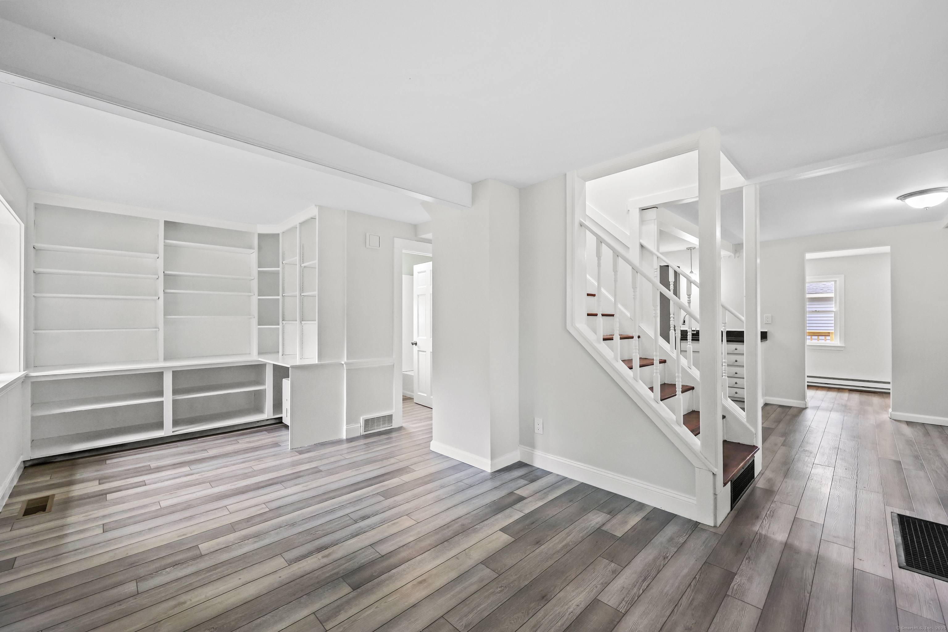 Coventry, Connecticut 06238, United States, 3 Bedrooms Bedrooms, ,2 BathroomsBathrooms,Residential,Active,166389