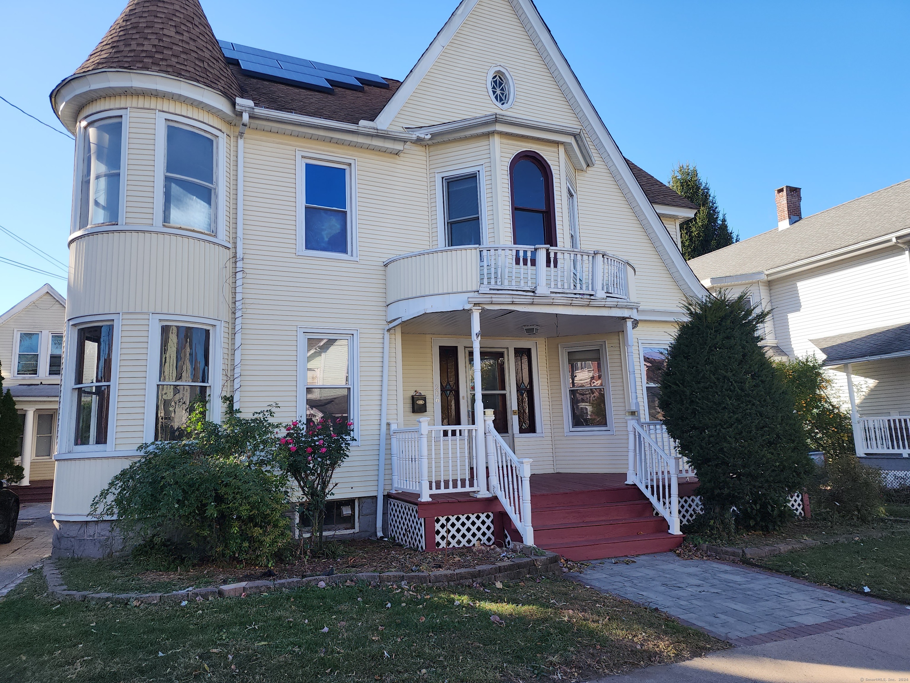 Minerva Street, Derby, Connecticut - 5 Bedrooms  
2 Bathrooms  
11 Rooms - 